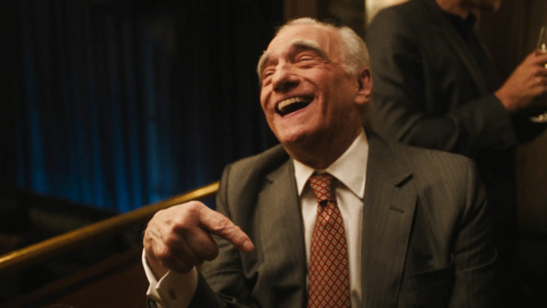Scorsese iba para cura pero la vida tenía otros planes: "No podía evitar fijarme en las chicas"