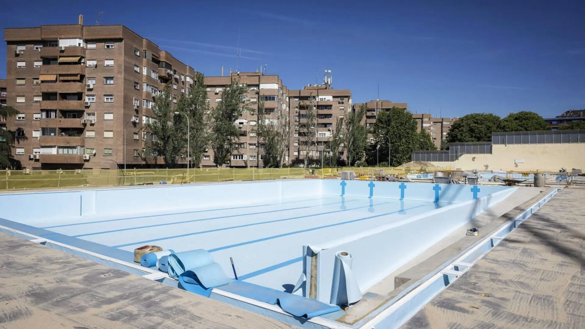 La piscina de Peñuelas abre este sábado y las entradas se pueden comprar desde esta tarde thumbnail