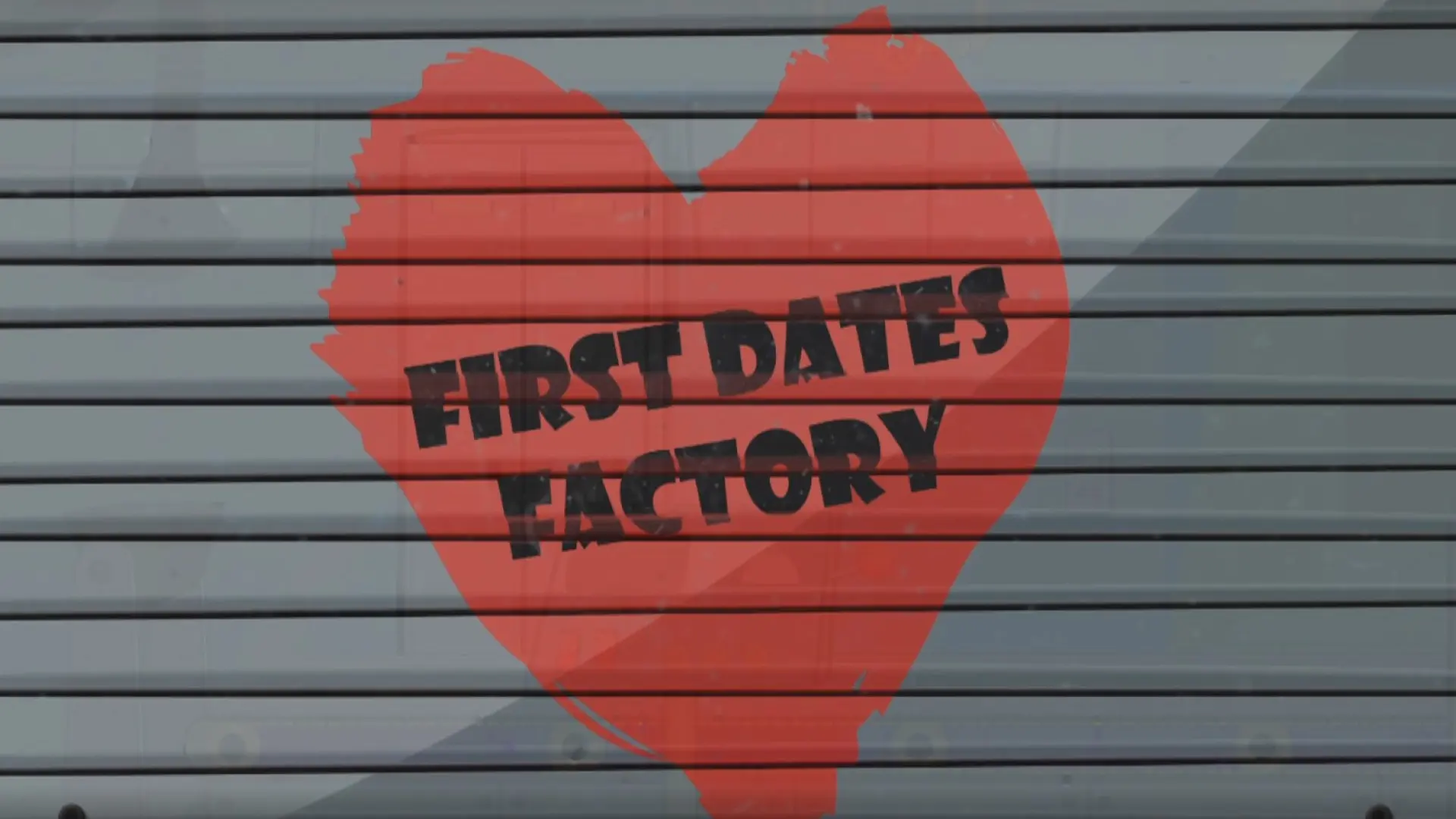 'First Dates' desvela la cantidad de habitantes de Reino Unido que han probado el poliamor