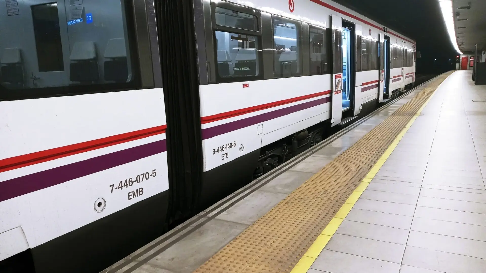 Enchufes, más capacidad y autonomía de 3 km: los nuevos trenes de Cercanías de 200 metros irán a Madrid; los de 100, a Rodalies