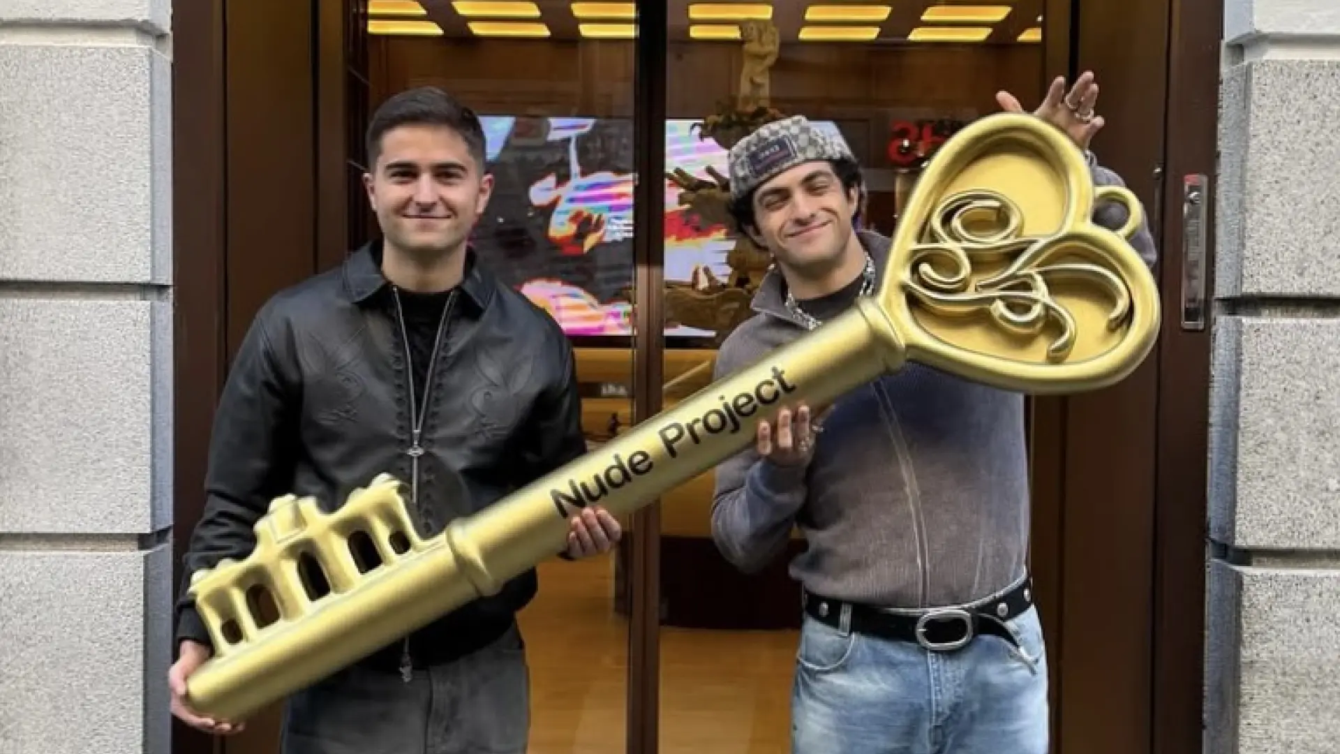 
         Quiénes son Bruno Casanovas y Álex Benlloch: la historia de los chicos de moda tras Nude Project 
    