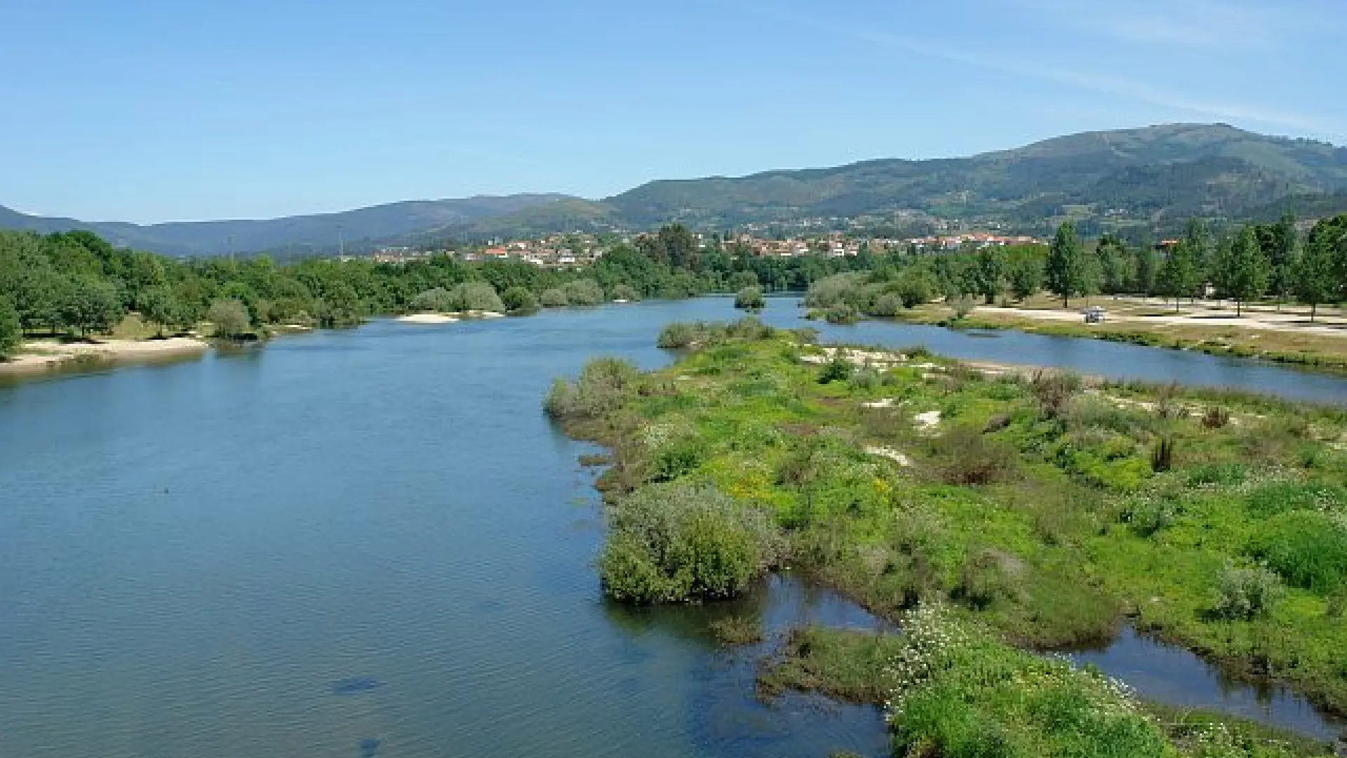 
         Encuentran en el río Limia el cadáver del hombre de 40 años desaparecido en Xinzo 
    