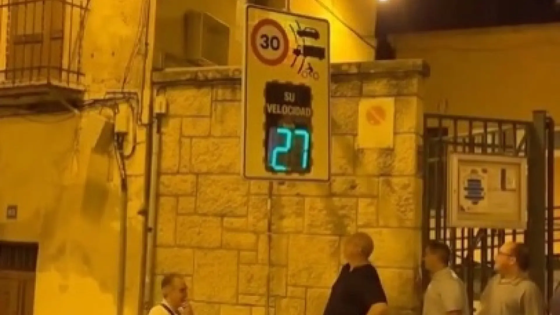 El vídeo de los vecinos de un pueblo desafiando a un radar que se ha hecho viral: "Necesitamos muy poco para ser felices"