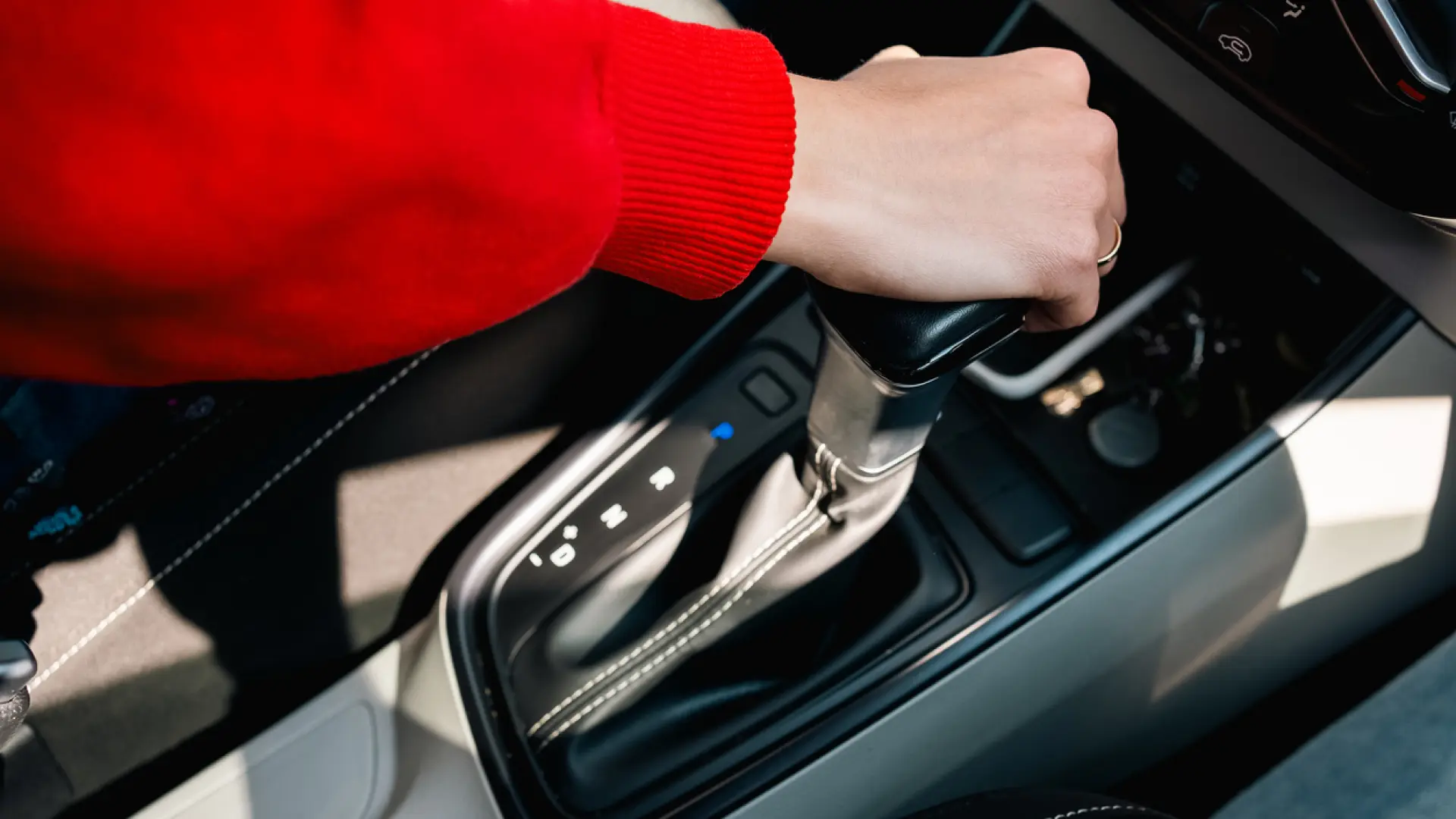 ¿Es legal superar el examen práctico con un coche automático? Esto dicen los expertos