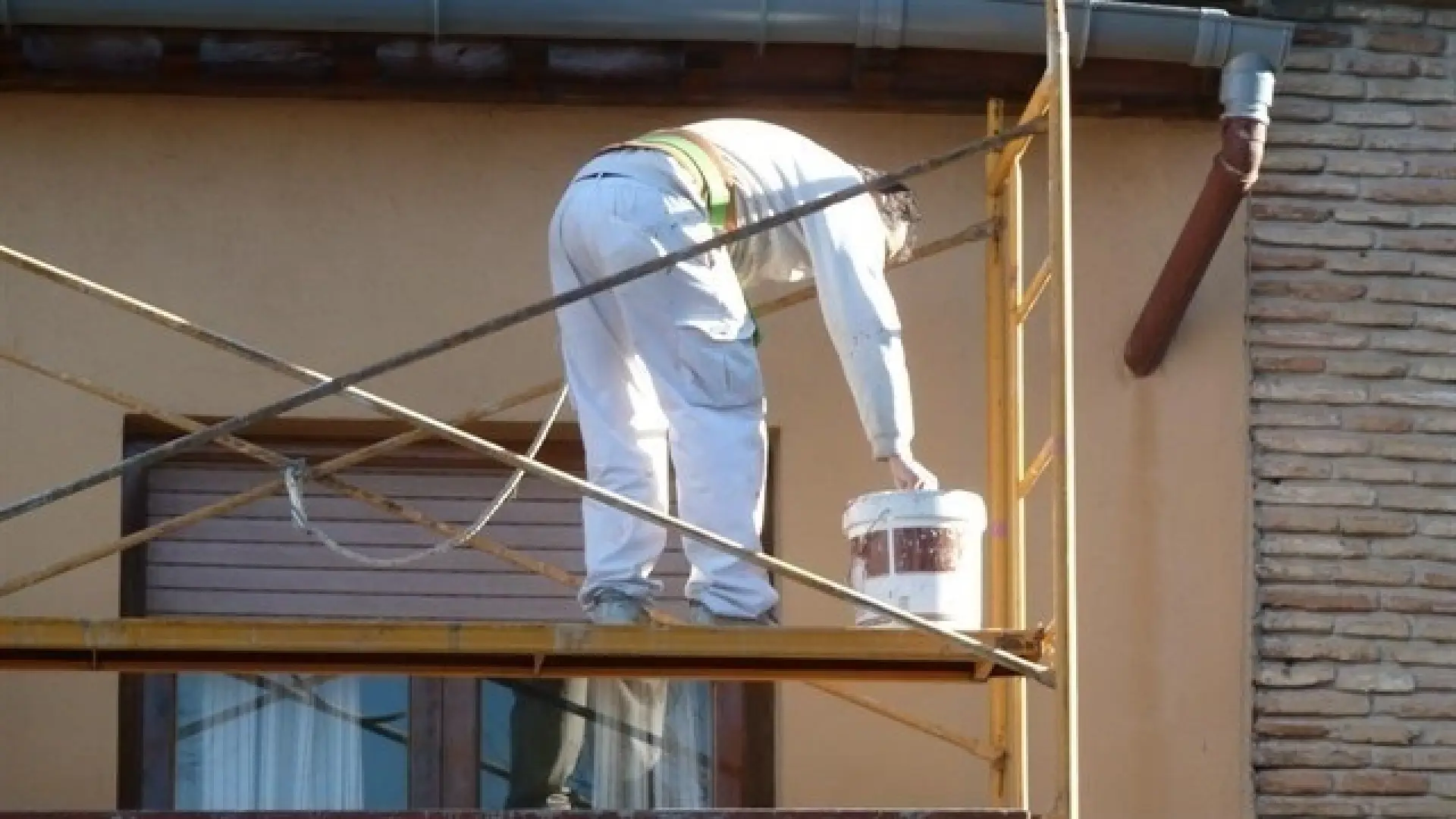 Casi dos de cada tres propietarios desconocen la calificación energética de su vivienda y solo el 46% propondría rehabilitar su edificio thumbnail