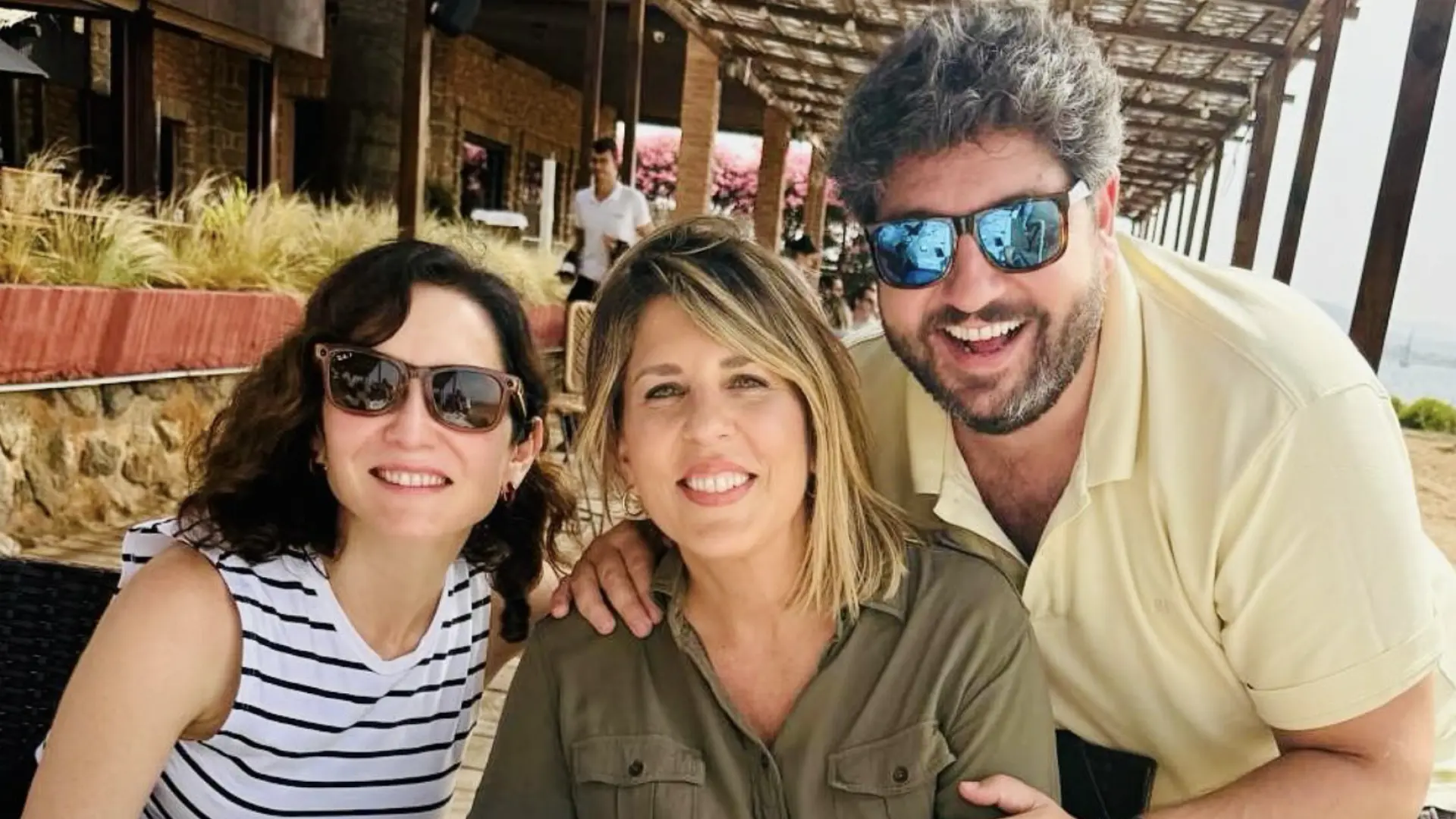 El restaurante de Murcia donde Isabel Díaz Ayuso celebró una ocasión especial: vistas al mar y cocina mediterránea