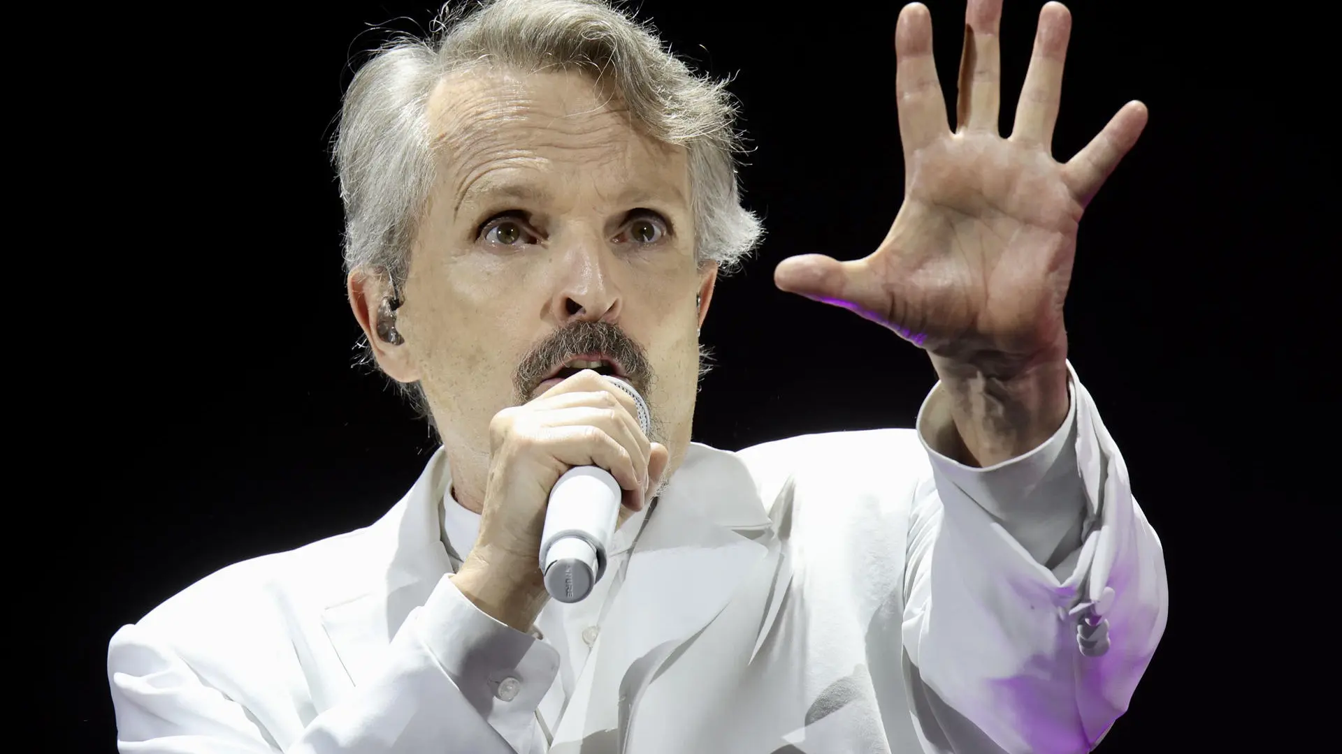 Miguel Bosé regresa a los escenarios españoles: "Vamos a retomar el viaje donde lo dejamos"