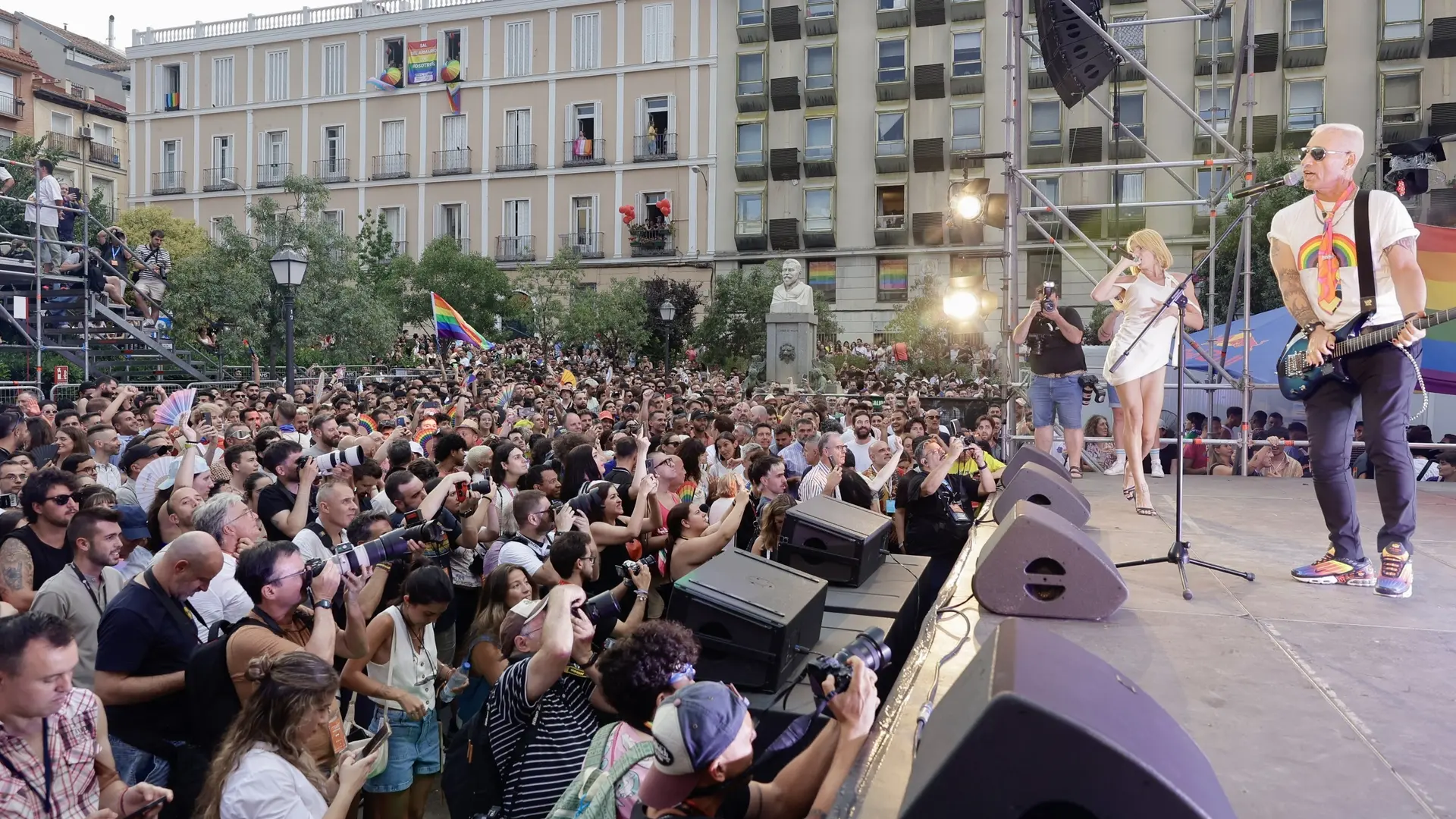 
         Mi lucha no es tu disfraz 
    