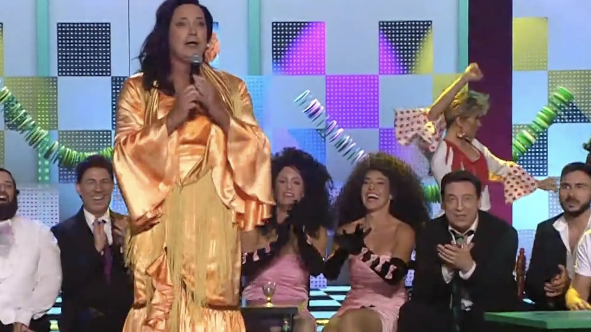 Bertín Osborne se 'travistió' de María del Monte con Nina de corista: lo que consigue 'Tu cara me suena'