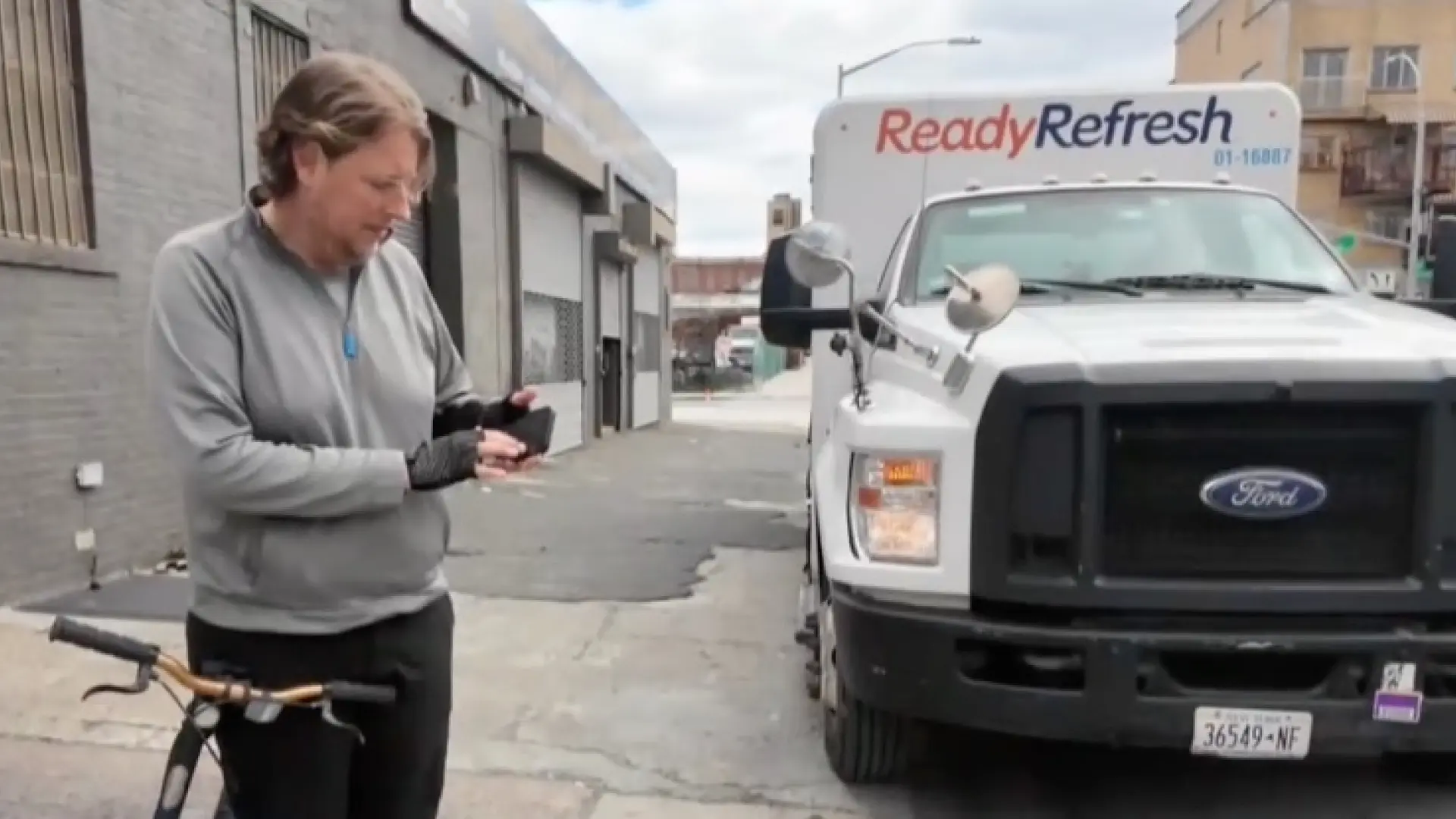 El hombre que dejó su trabajo para ganar dinero denunciando a otros conductores