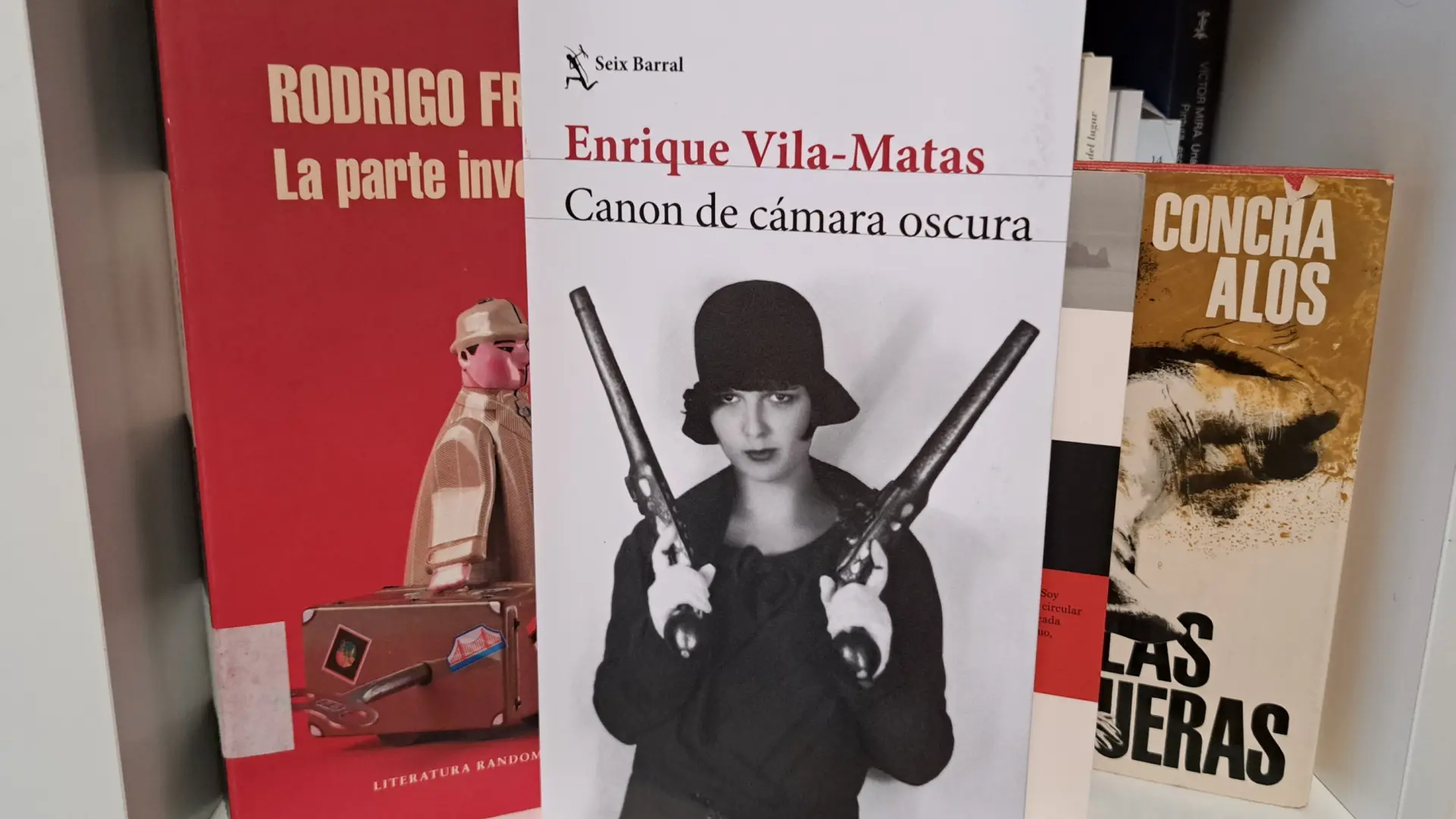 Denver-7, fiestas y libros, 'Canon de cámara oscura' de Enrique Vila-Matas (Seix Barral, 2025)