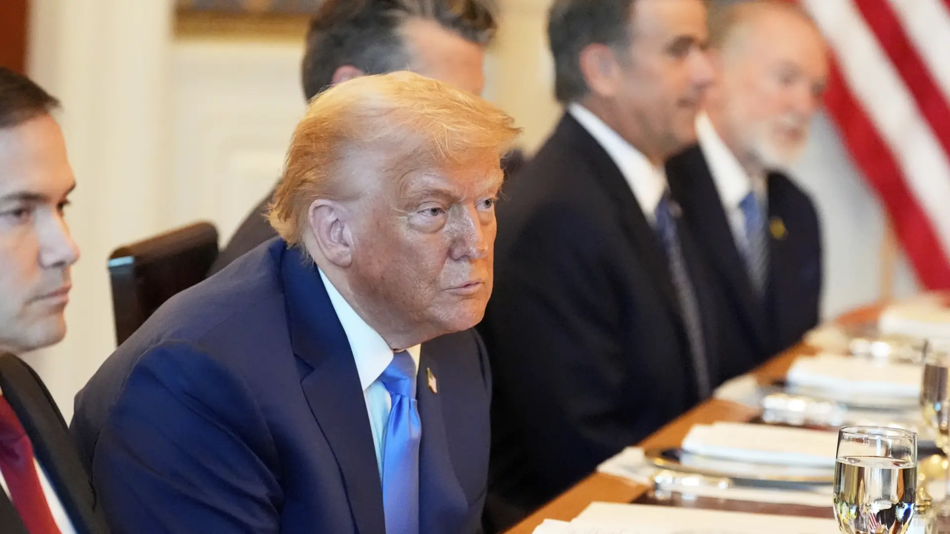 Qué es y por qué aparece la insuficiencia venosa crónica que padece Donald Trump thumbnail