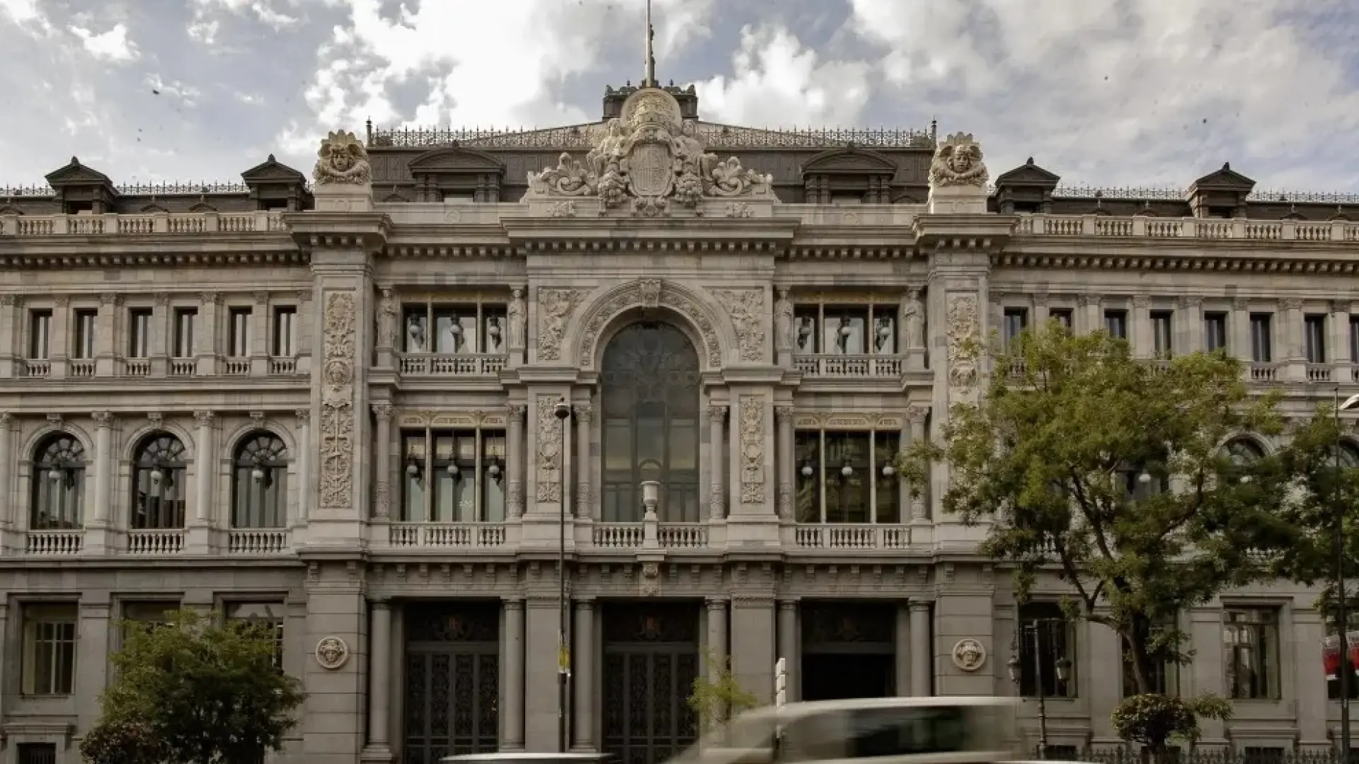 La deuda pública aumenta en 60.000 millones pero el crecimiento de la economía reduce la ratio