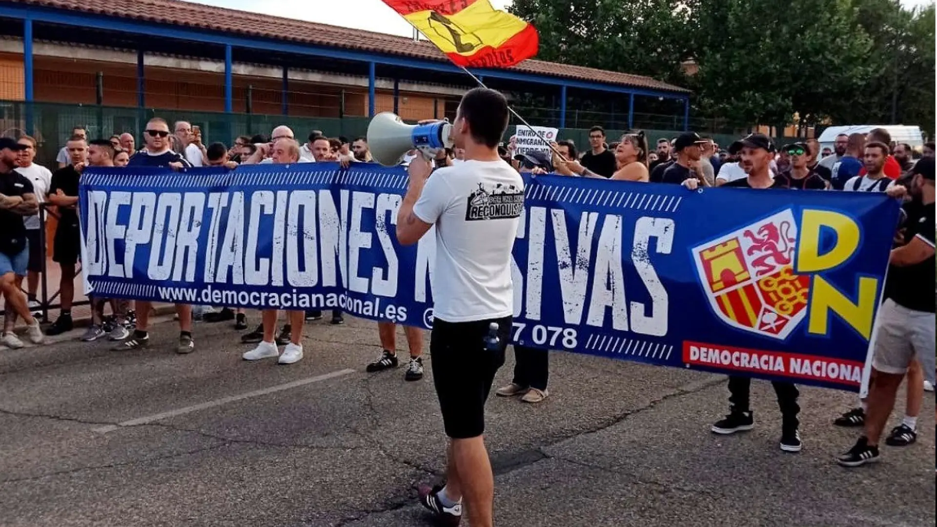 Pincha la concentración contra el centro de inmigrantes de Alcalá de Henares