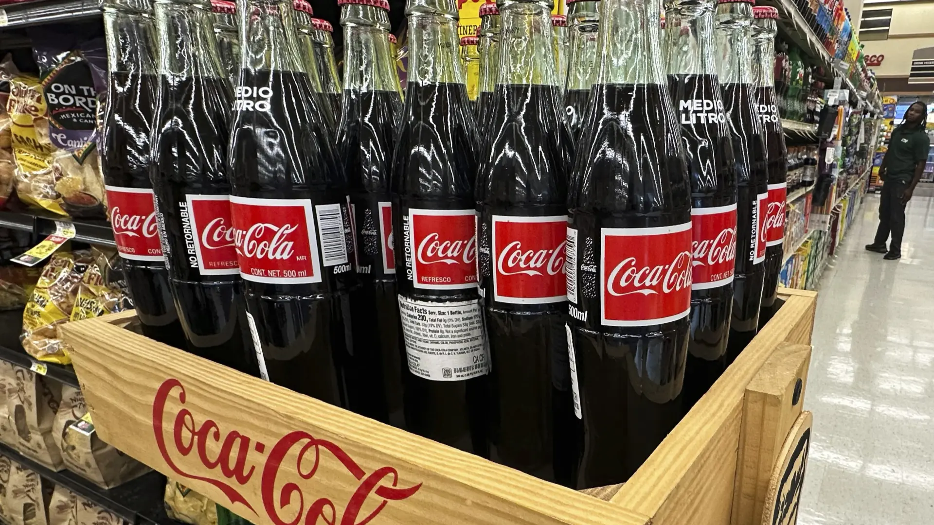 El motivo por el que la Coca-Cola nos sabe mejor en botella de vidrio o servida de grifo