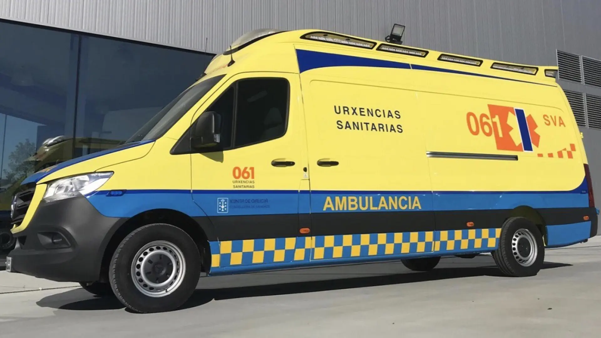 Vuelca un autobús escolar con seis menores en Ponteareas