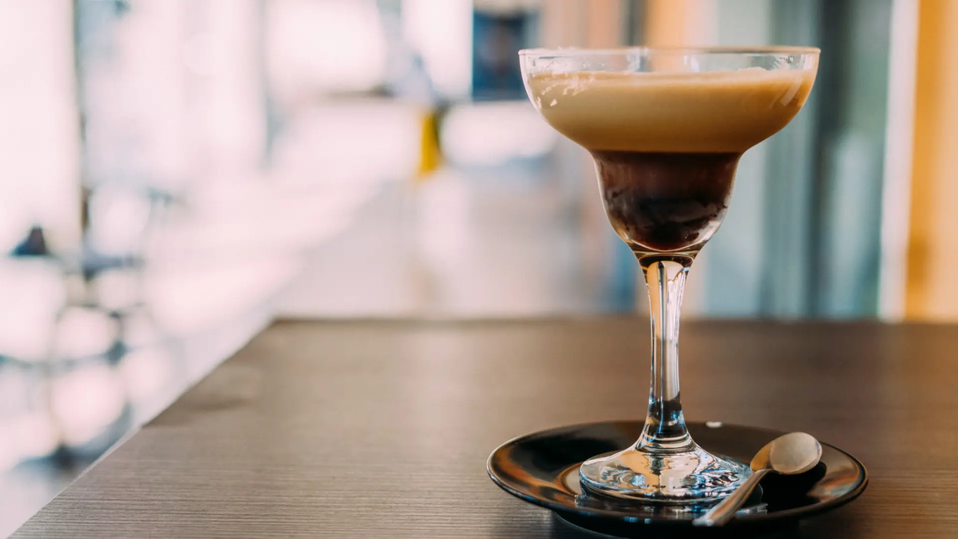 Cómo mejorar un buen 'cold brew': además de café frío, un poco de romero y naranja