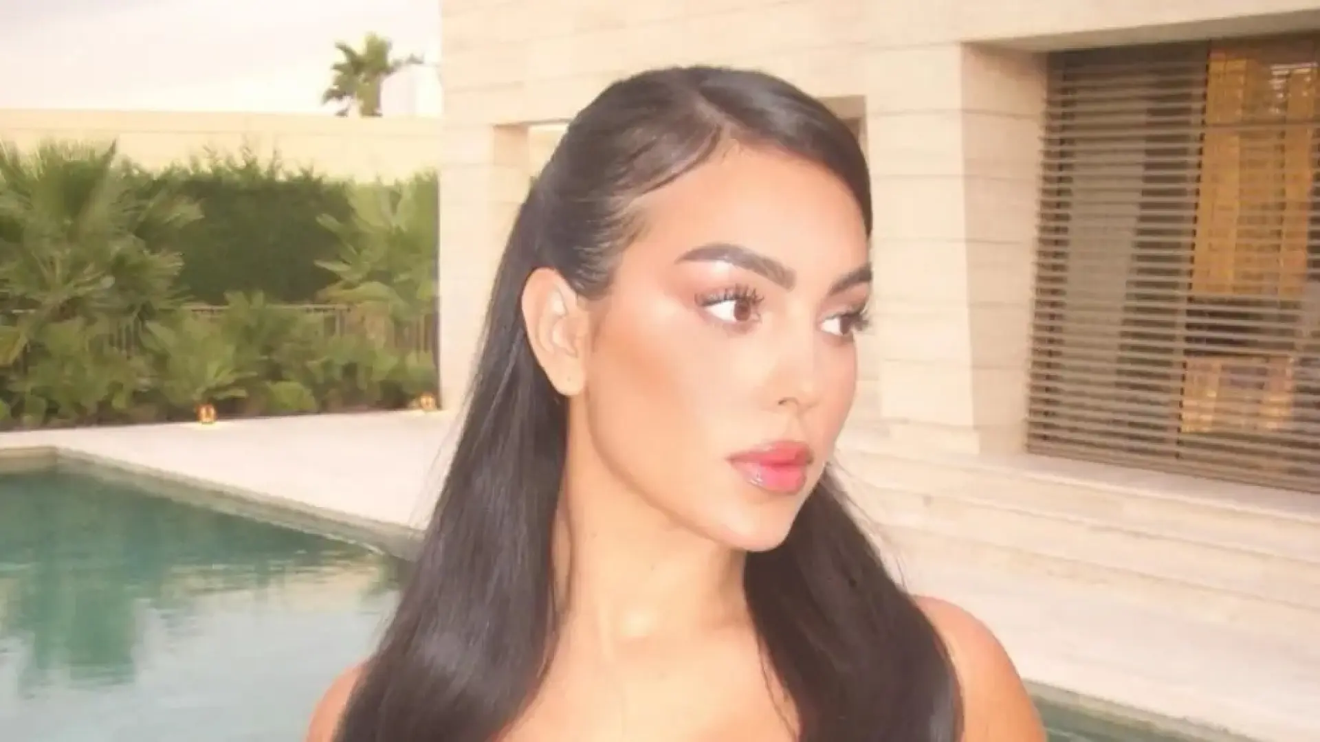 Georgina Rodríguez se presenta en la Semana de la Moda de Riad con un 'look' totalmente inesperado