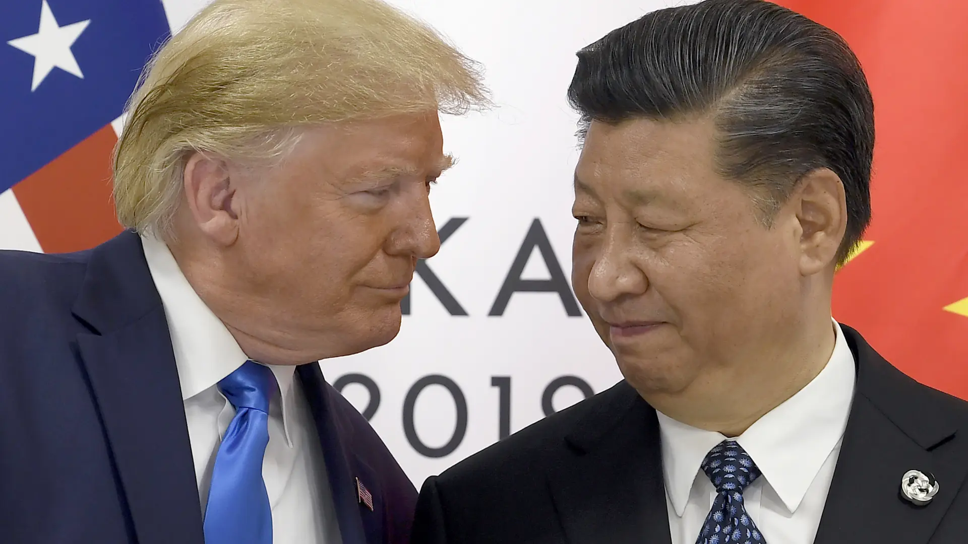 China sortea la guerra comercial con Trump y su saldo comercial positivo llega a los 1,02 billones en 2025