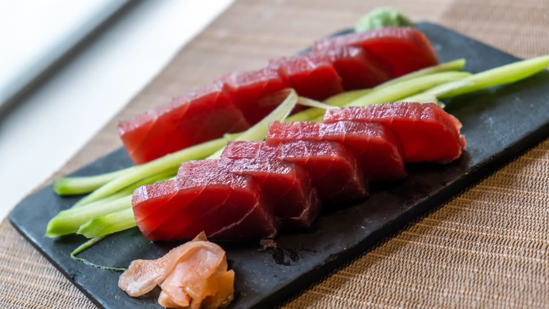 La receta de un pescadero para hacer 'jamón del mar' y otros embutidos con pescado