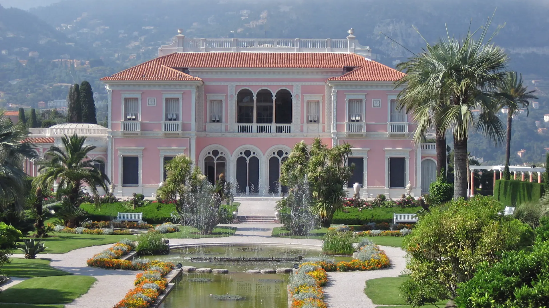 El palacio renacentista italiano que es un tesoro único en la Riviera Francesa