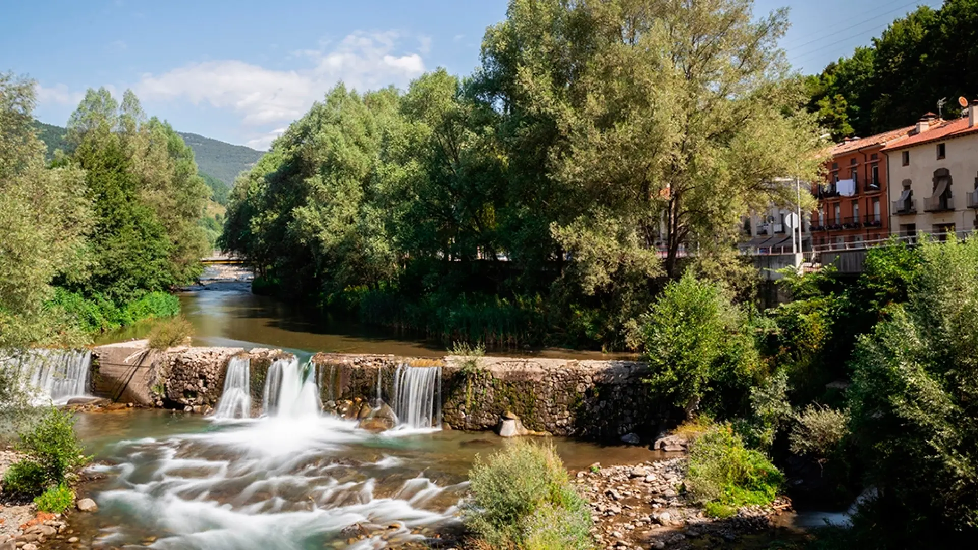 El pequeño pueblo de Cataluña con hasta siete piscinas naturales donde disfrutar de la naturaleza