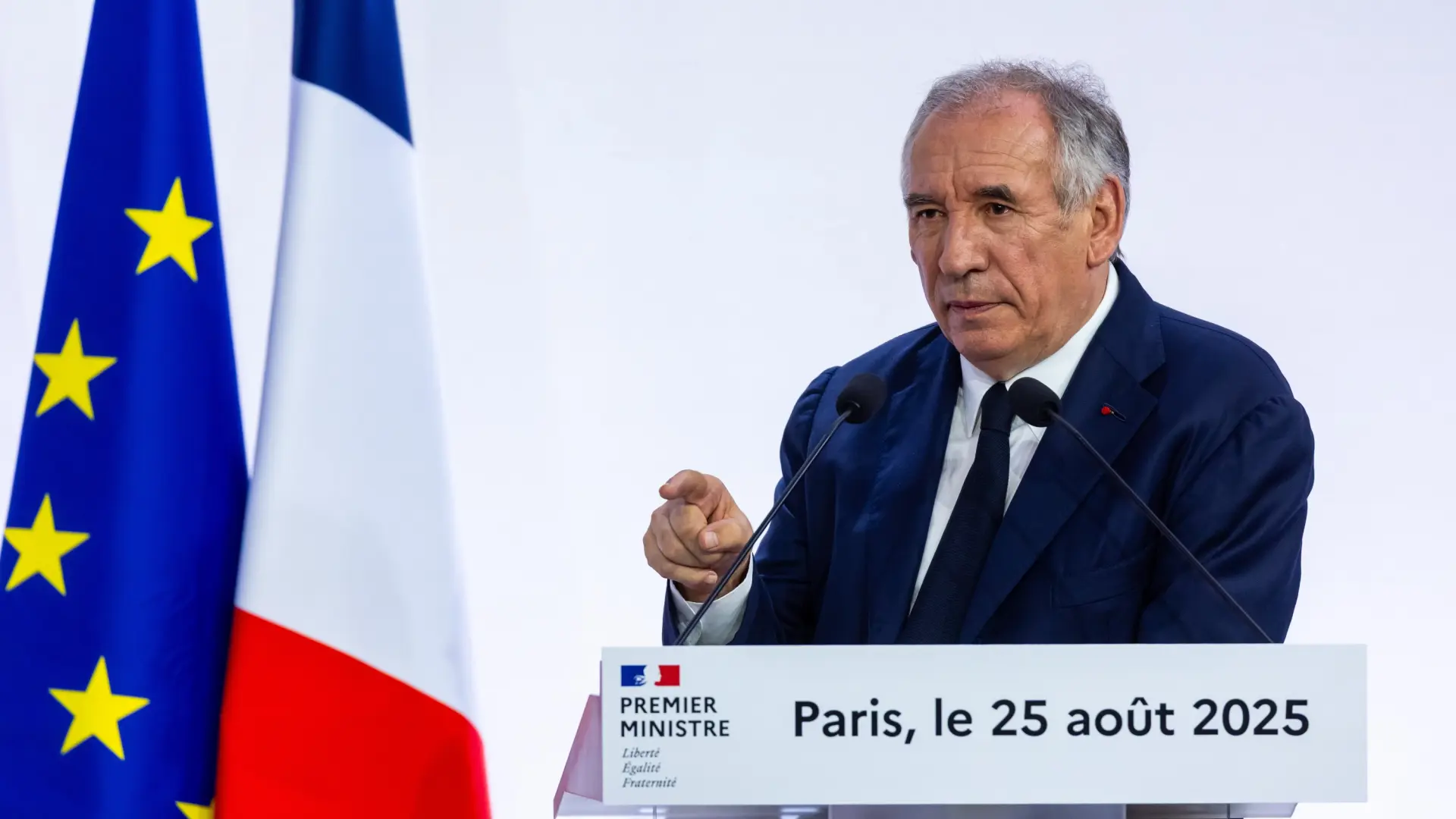 La crisis política y fiscal en Francia aviva el temor a otro 'shock' de deuda en Europa