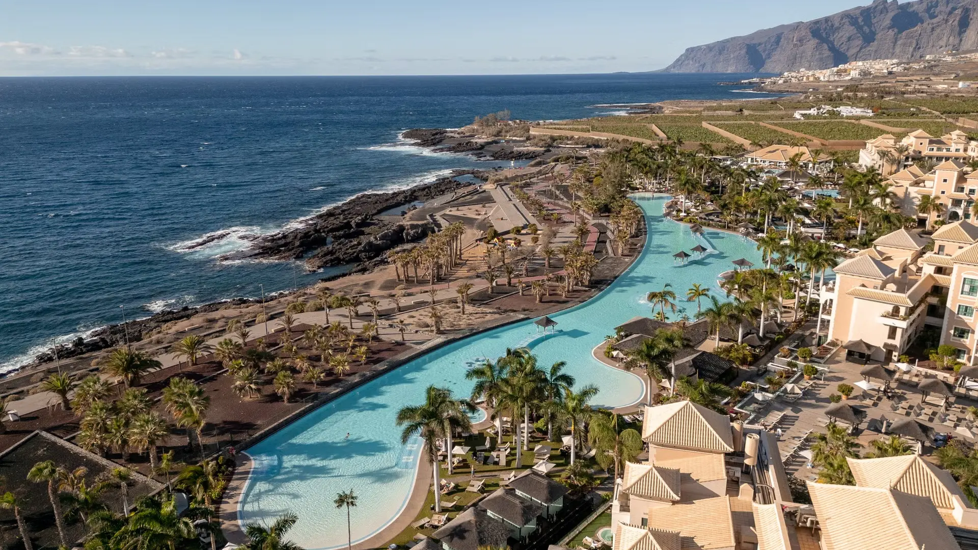 Con el Atlántico a tus pies: así es el hotel más famoso de Tenerife con más de 13.000 reseñas