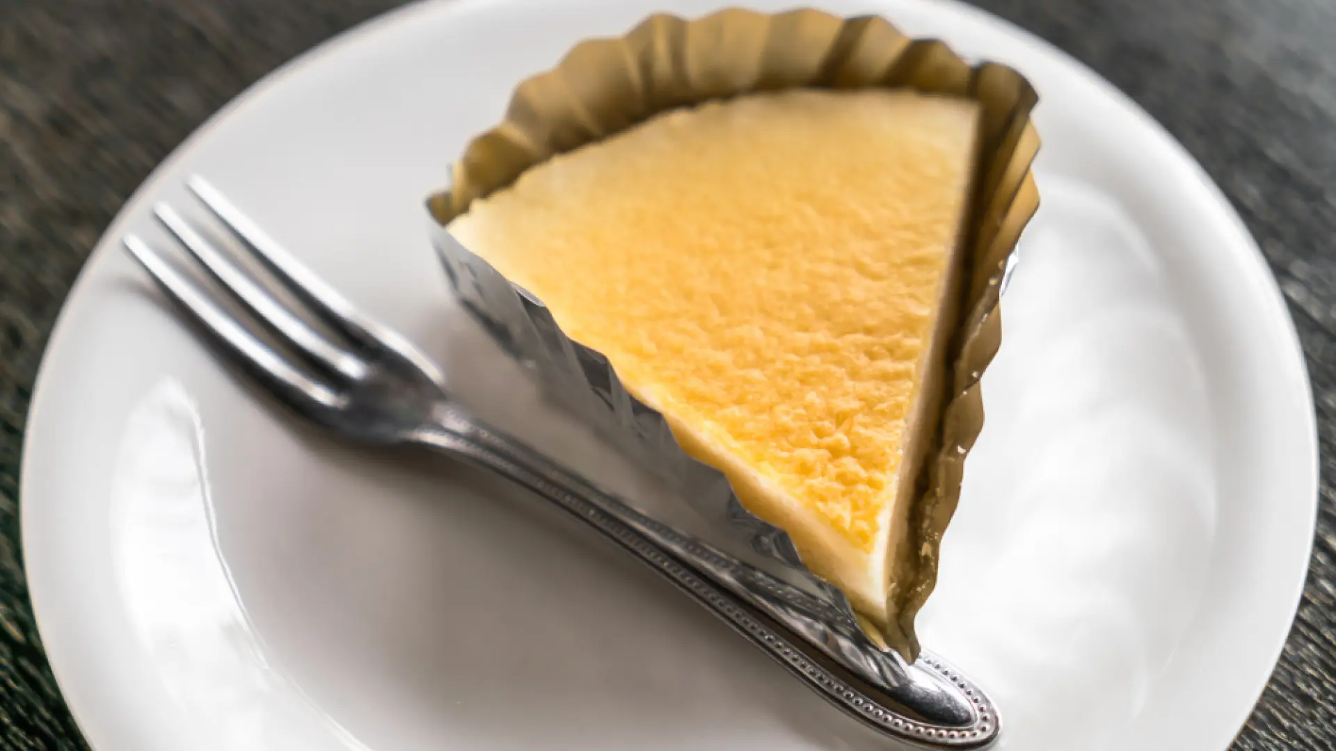 Tarta de crema de orujo: el postre gallego que conquista a todo el que lo prueba