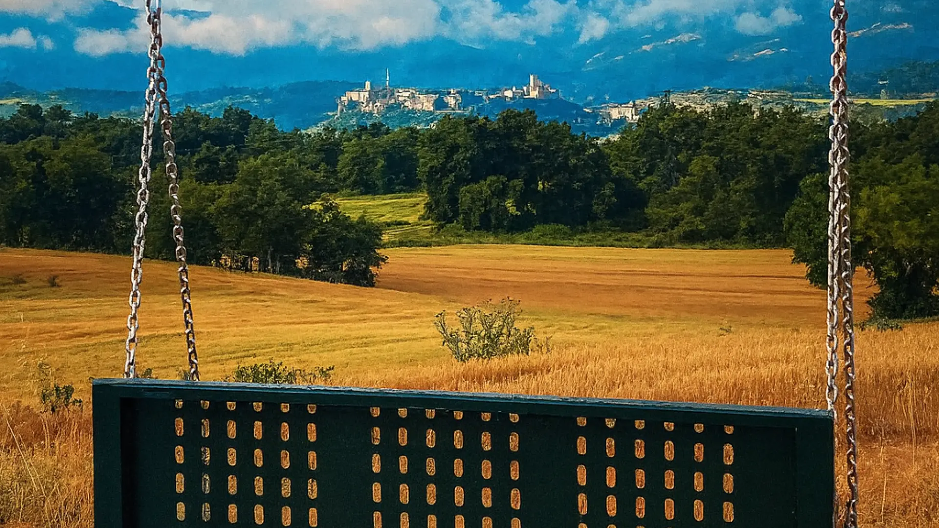 El pueblo de Burgos con solo 10 habitantes que estrena un columpio panorámico de casi 10 metros de altura