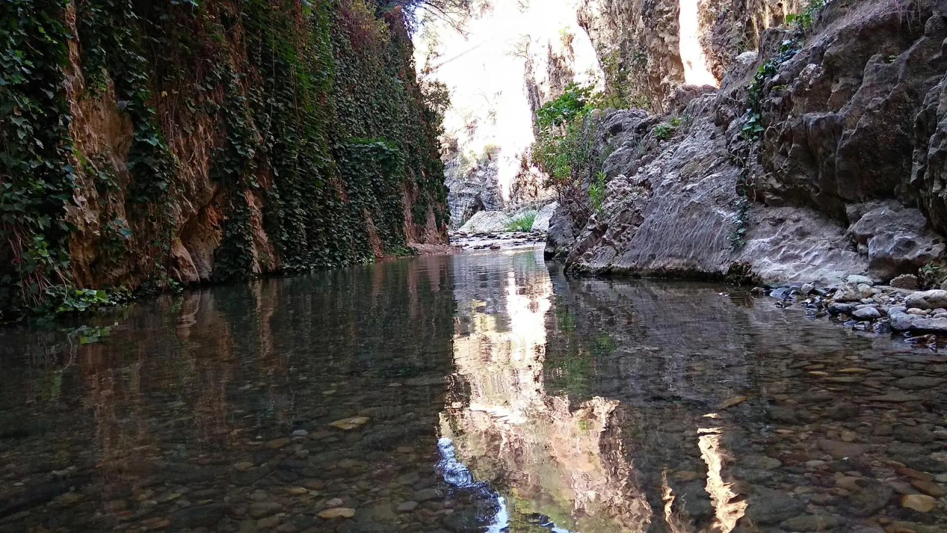 La ruta de senderismo más refrescante de Jaén: un recorrido acuático cristalino para decir adiós al verano