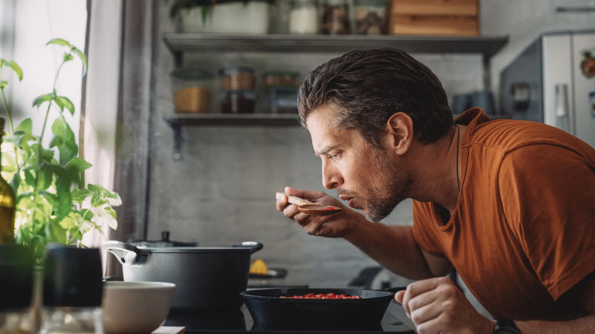 Los 5 alimentos que hacen envejecer mejor a los hombres y alargan su esperanza de vida