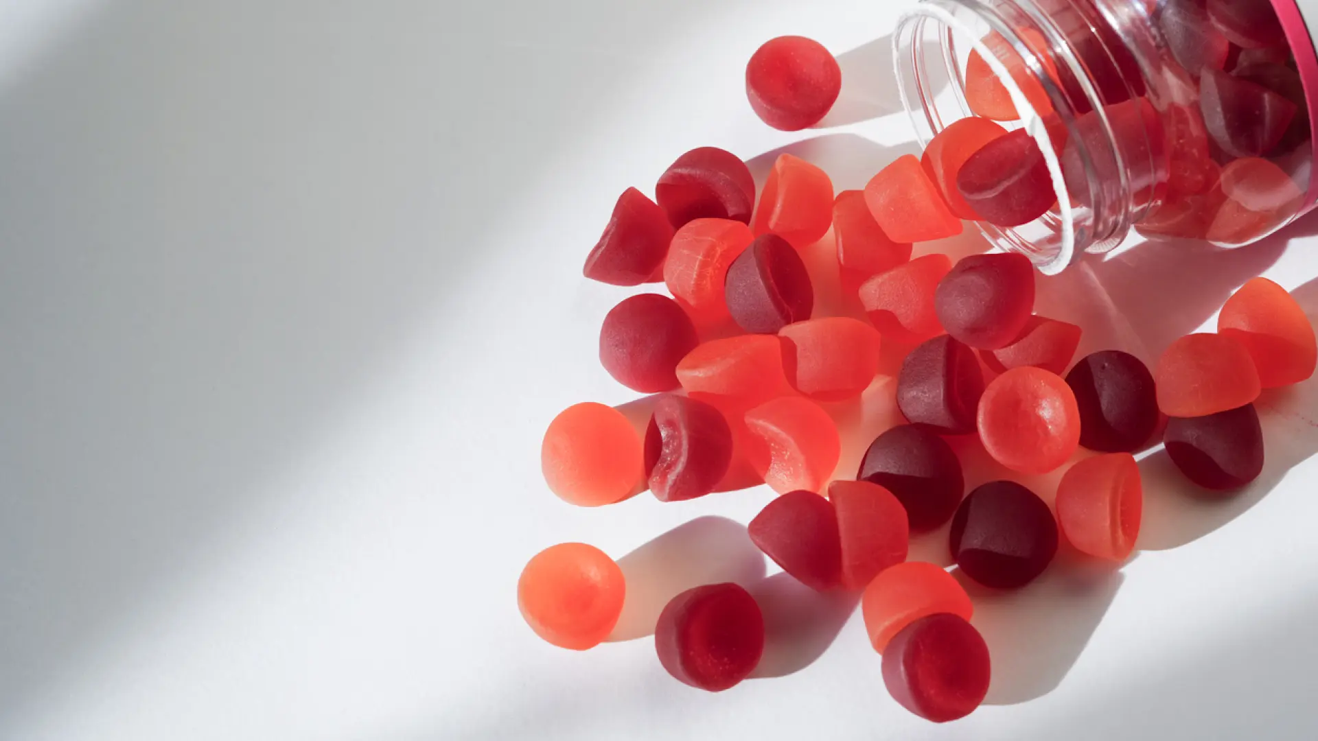 Con mucha proteína y sin azúcar: la mejor forma de preparar gominolas saludables en casa, según un dietista