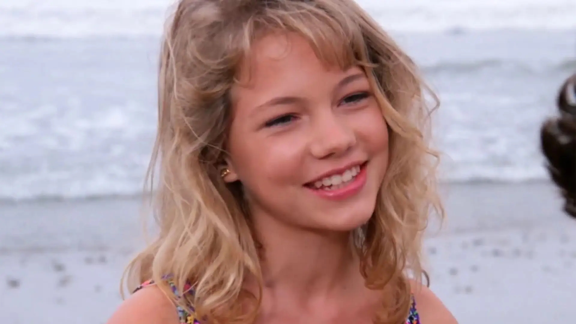 Michelle Williams, sobre su debut en 'Los vigilantes de la playa' con 12 años: "Recuerdo el bikini"