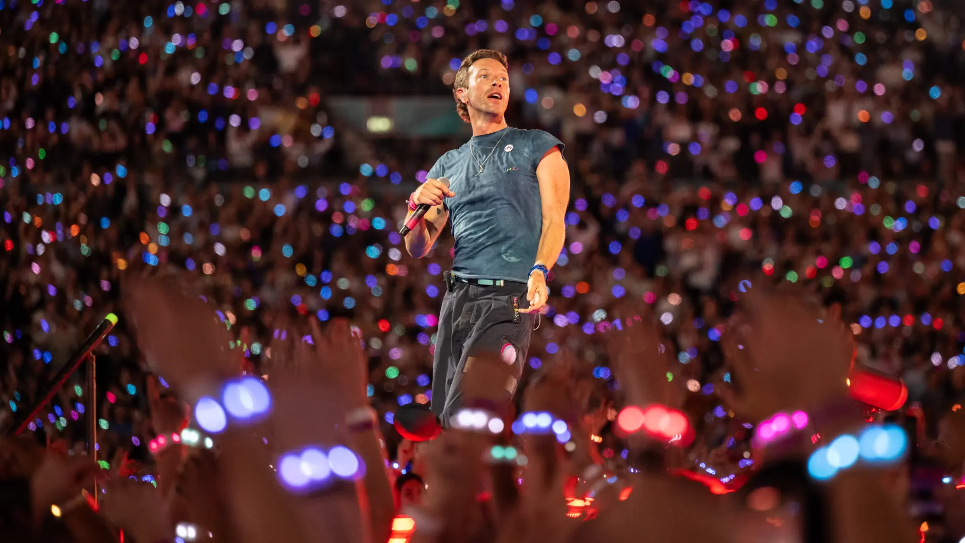 Chris Martin, tras subir al escenario a dos israelís: "Quiero dar la bienvenida también a la gente de Palestina, todos somos humanos"