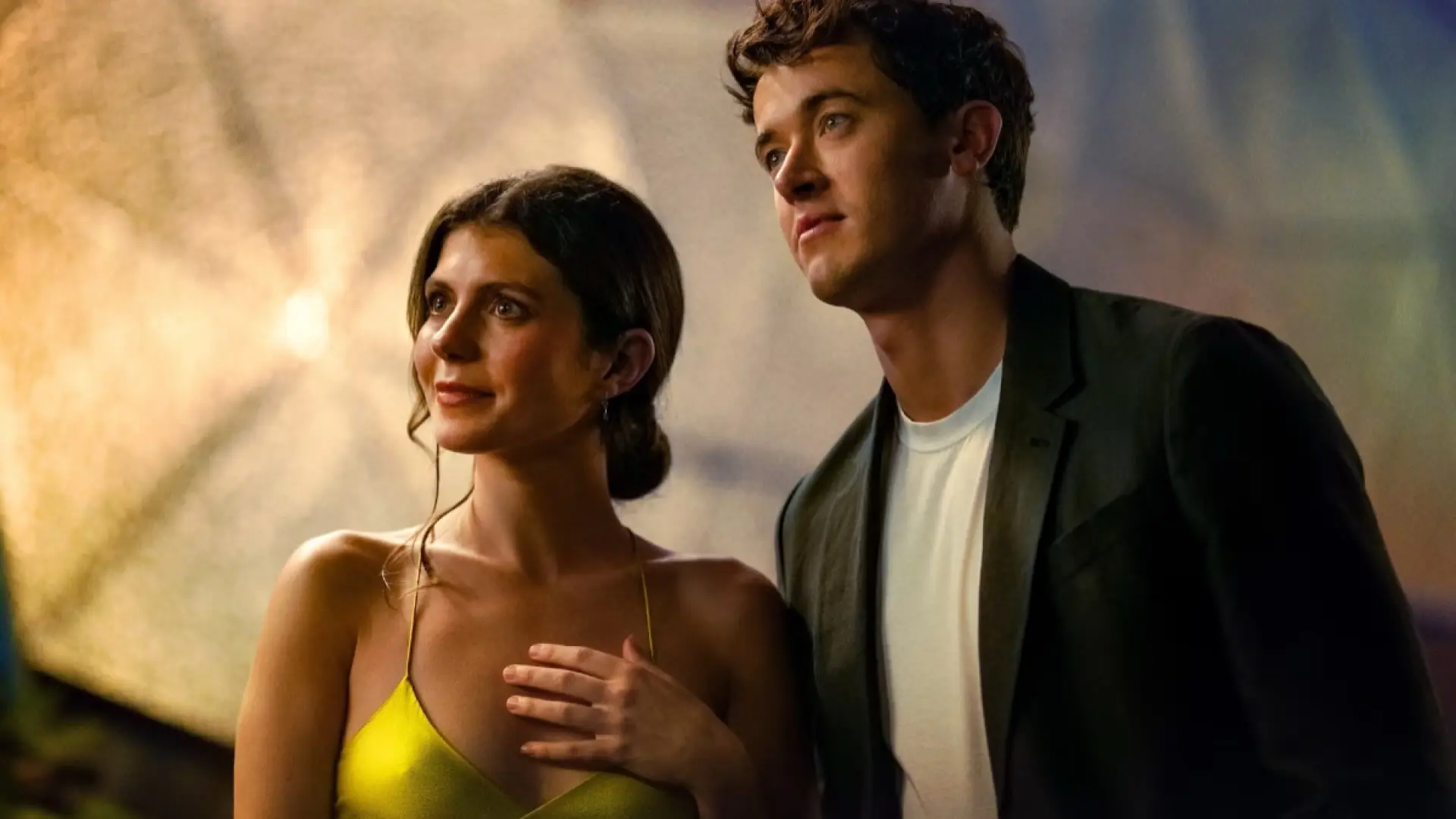 Esta es la comedia romántica que te obsesionará en Netflix en 2026: dos amigos, 10 viajes de verano y un amor que crece