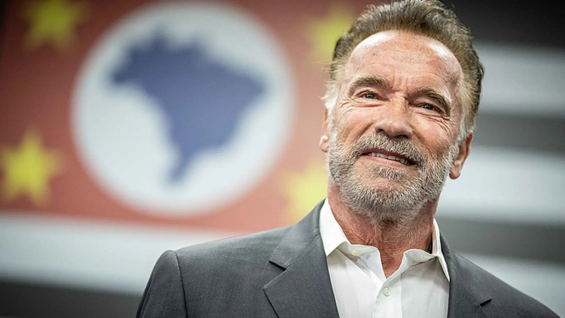 Arnold Schwarzenegger paga un dólar al año por culpa una de sus peores películas