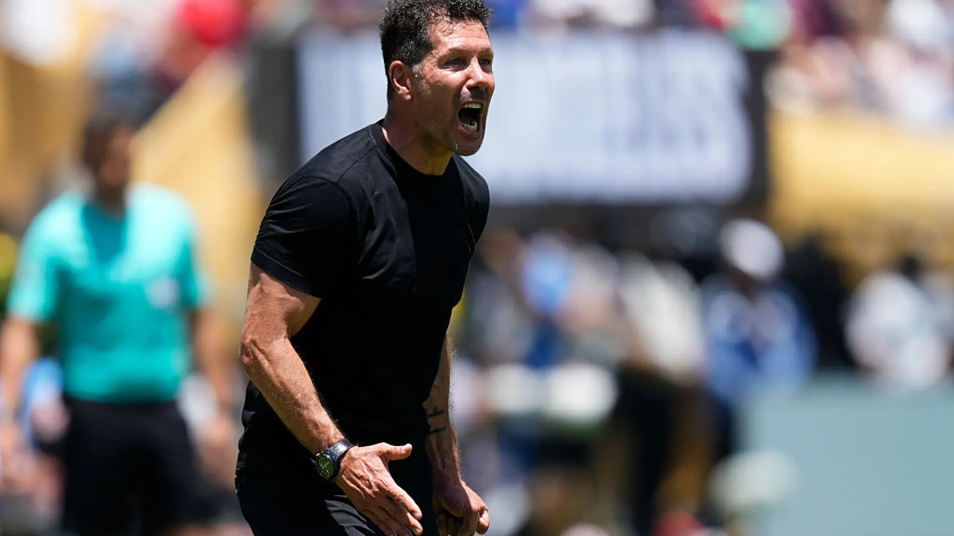 Simeone da plantón a Velasco Carballo por el penalti de Julián Álvarez en una charla arbitral de la UEFA: "Siento vergüenza"