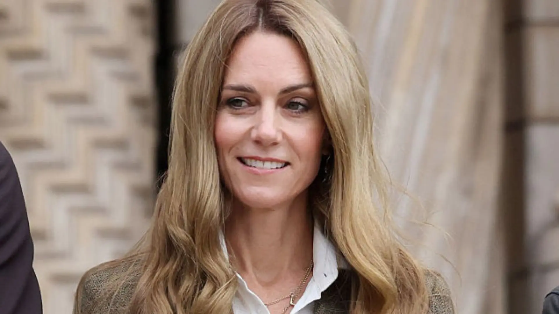 Kate Middleton reaparece irreconocible con un cambio de 'look' radical: rubia y con melena larga