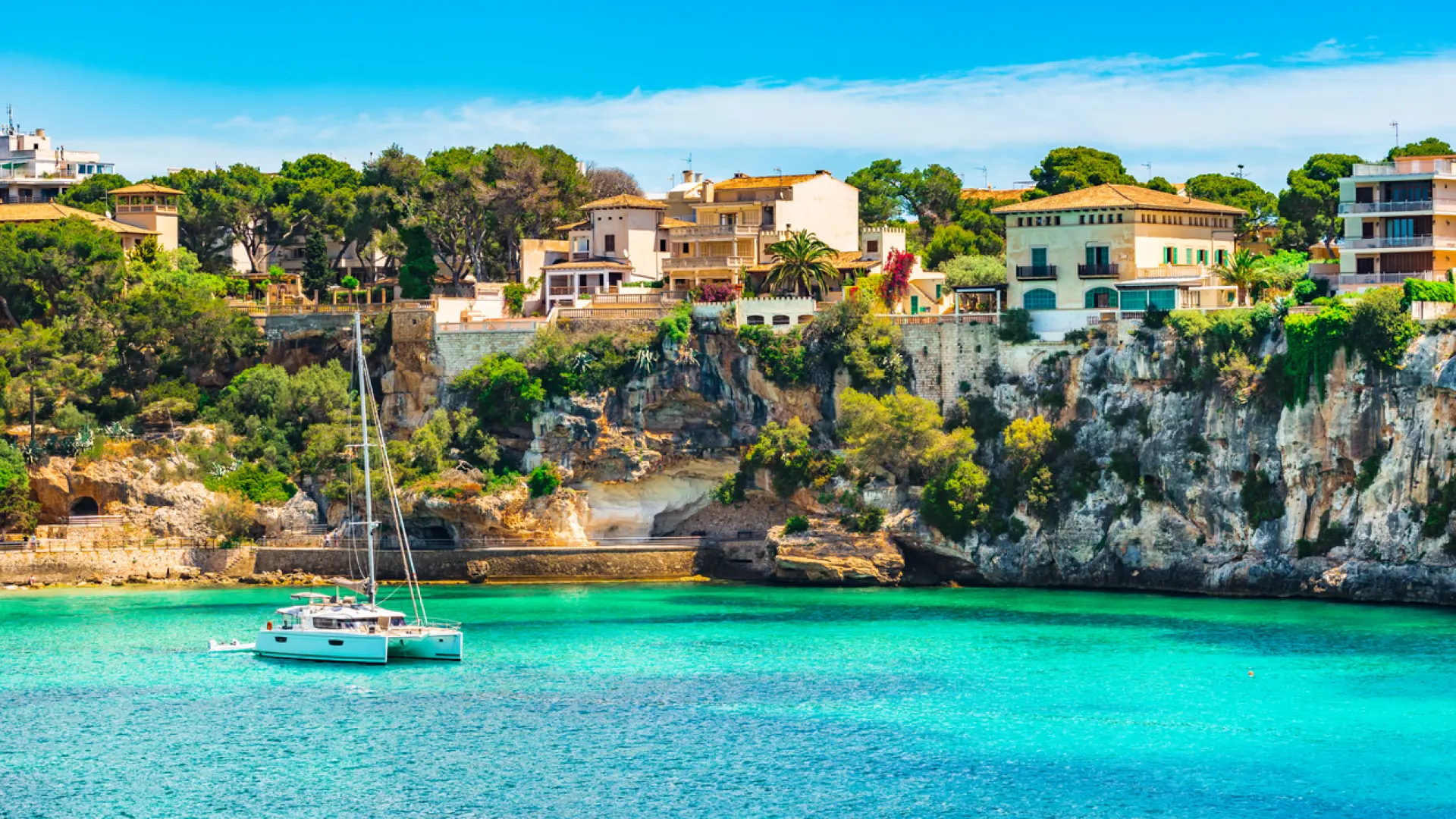 ¿Peces a precio de oro? El restaurante de Mallorca que cobró a un cliente 45.000 euros por "diversos platos de pescado"