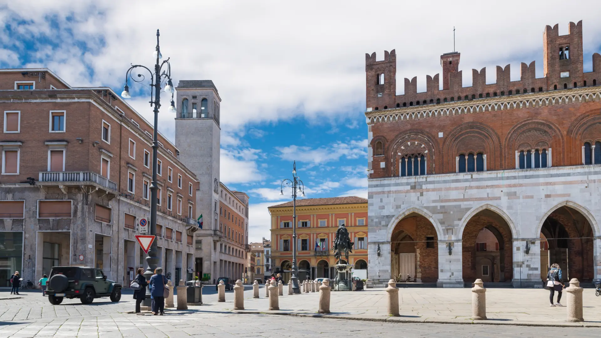 Plasencia, la bonita y elegante ciudad donde nació Giorgio Armani