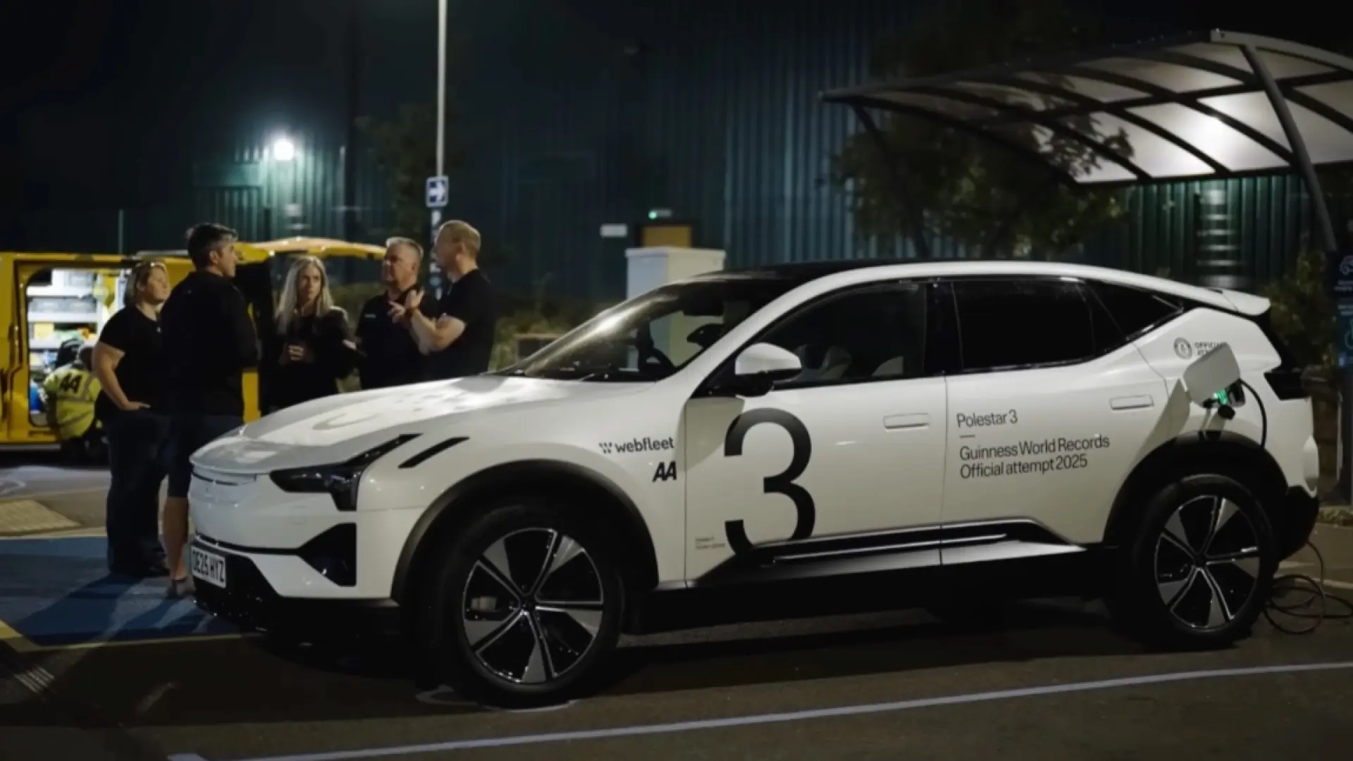 ¿Trampa o realidad? Un coche eléctrico bate el récord de 900 km sin recargar