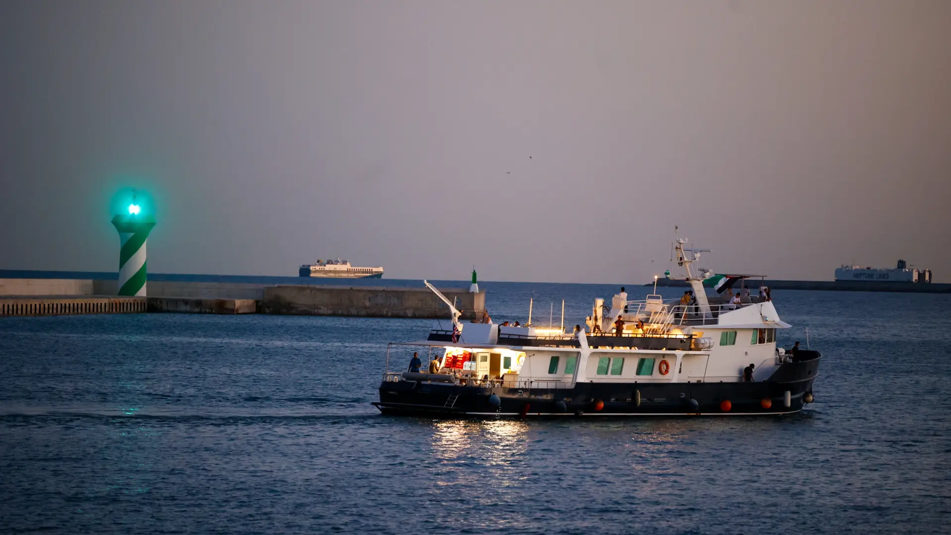 La Global Sumud Flotilla pone rumbo a Túnez tras atracar dos días en Menorca