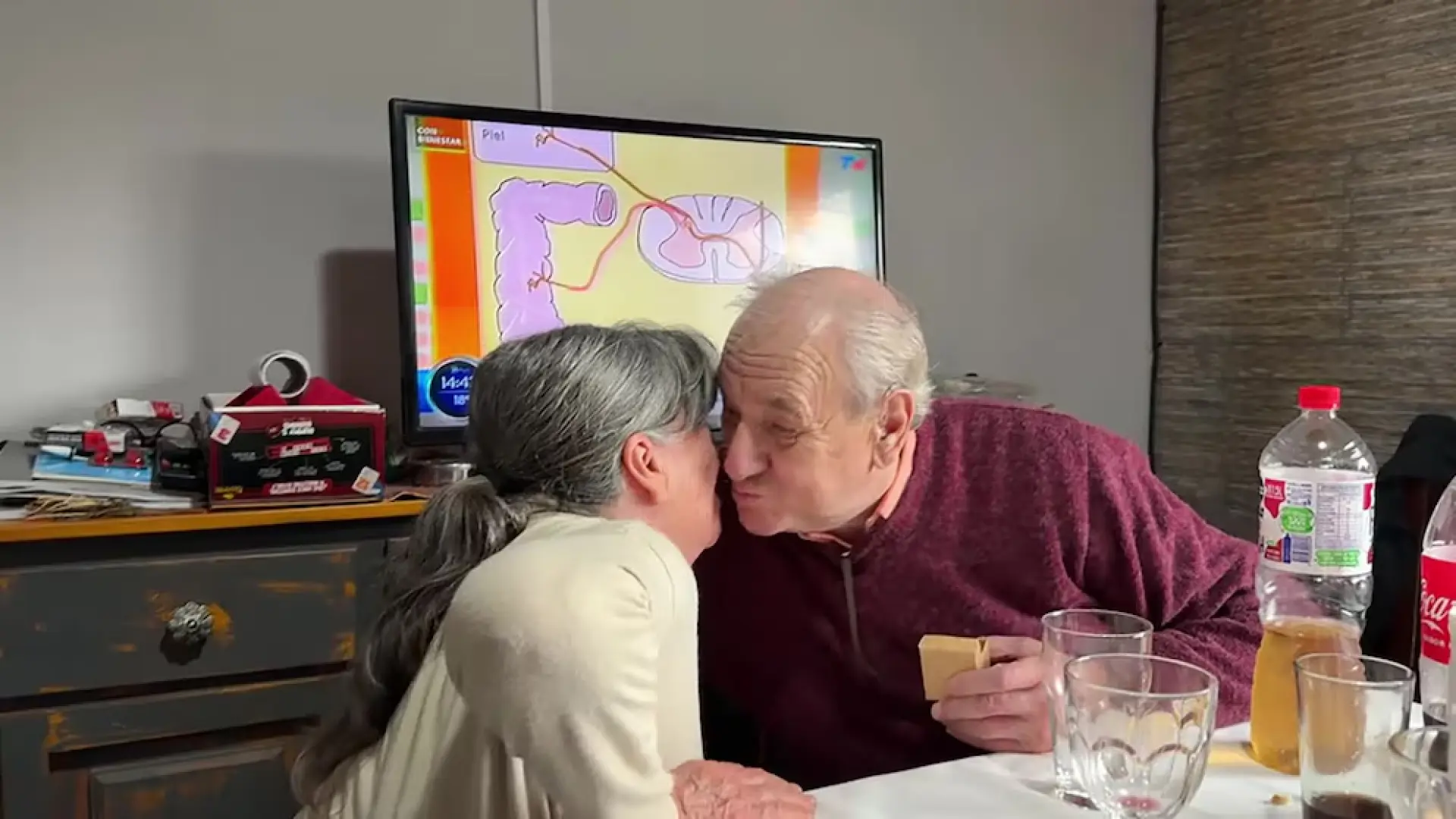 Una mujer le pide matrimonio de nuevo a su marido tras 57 años juntos: "Quisiera que nos casásemos"