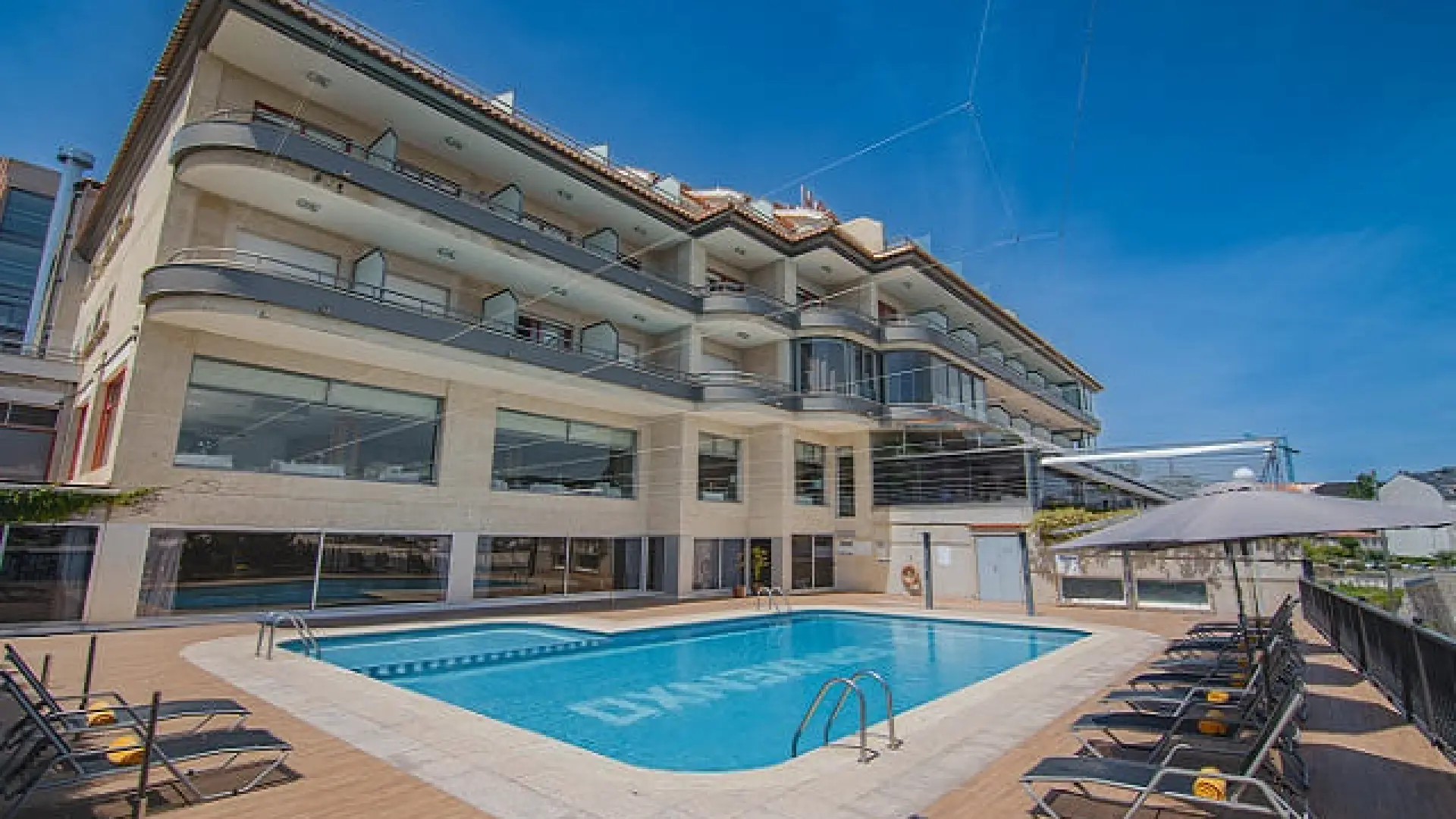 El hotel más famoso de Sanxenxo con 3.300 reseñas: barato y al lado de la playa