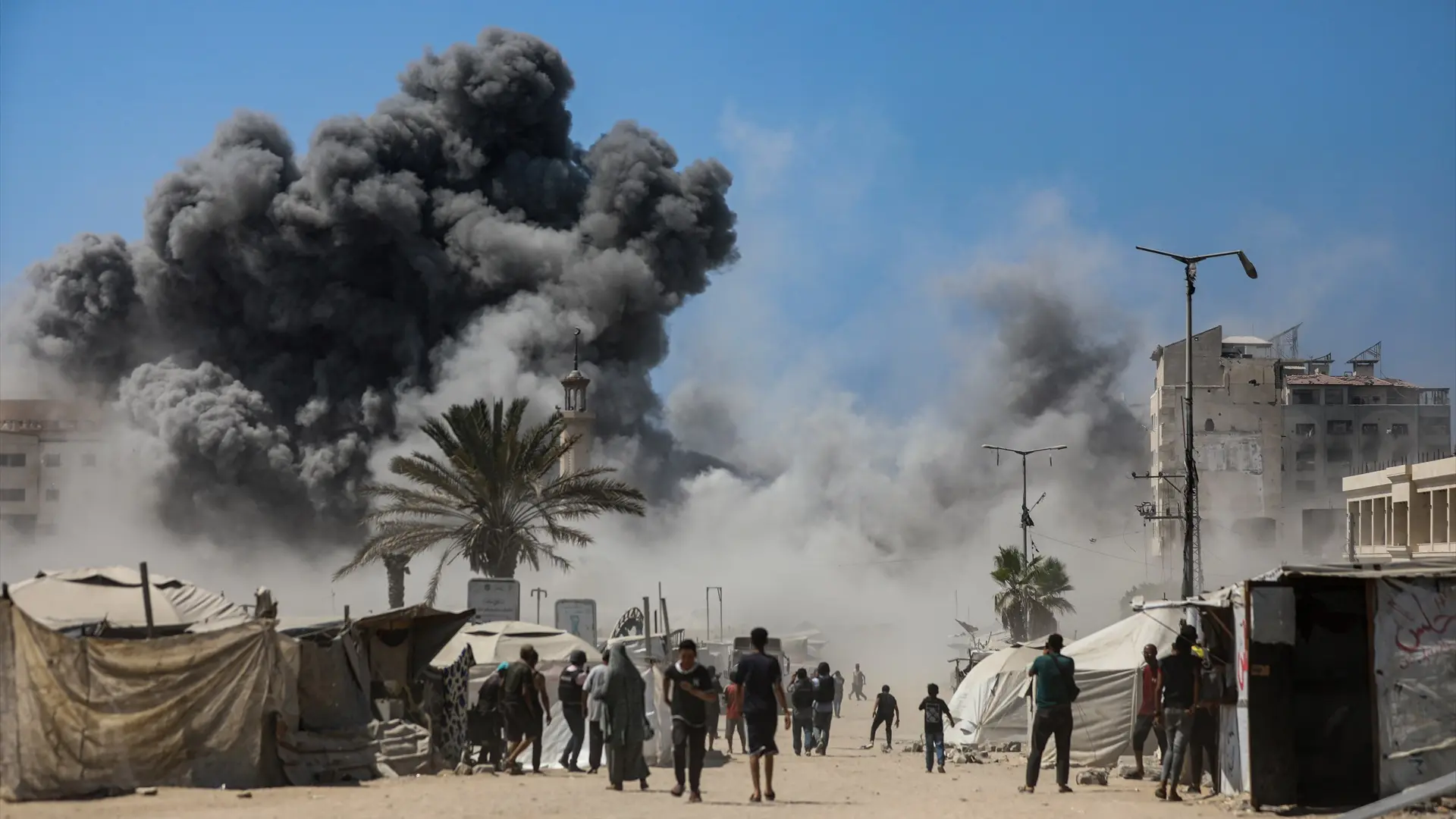 Israel insta a los ciudadanos de la ciudad de Gaza a irse a una "zona humanitaria" en el sur de la Franja