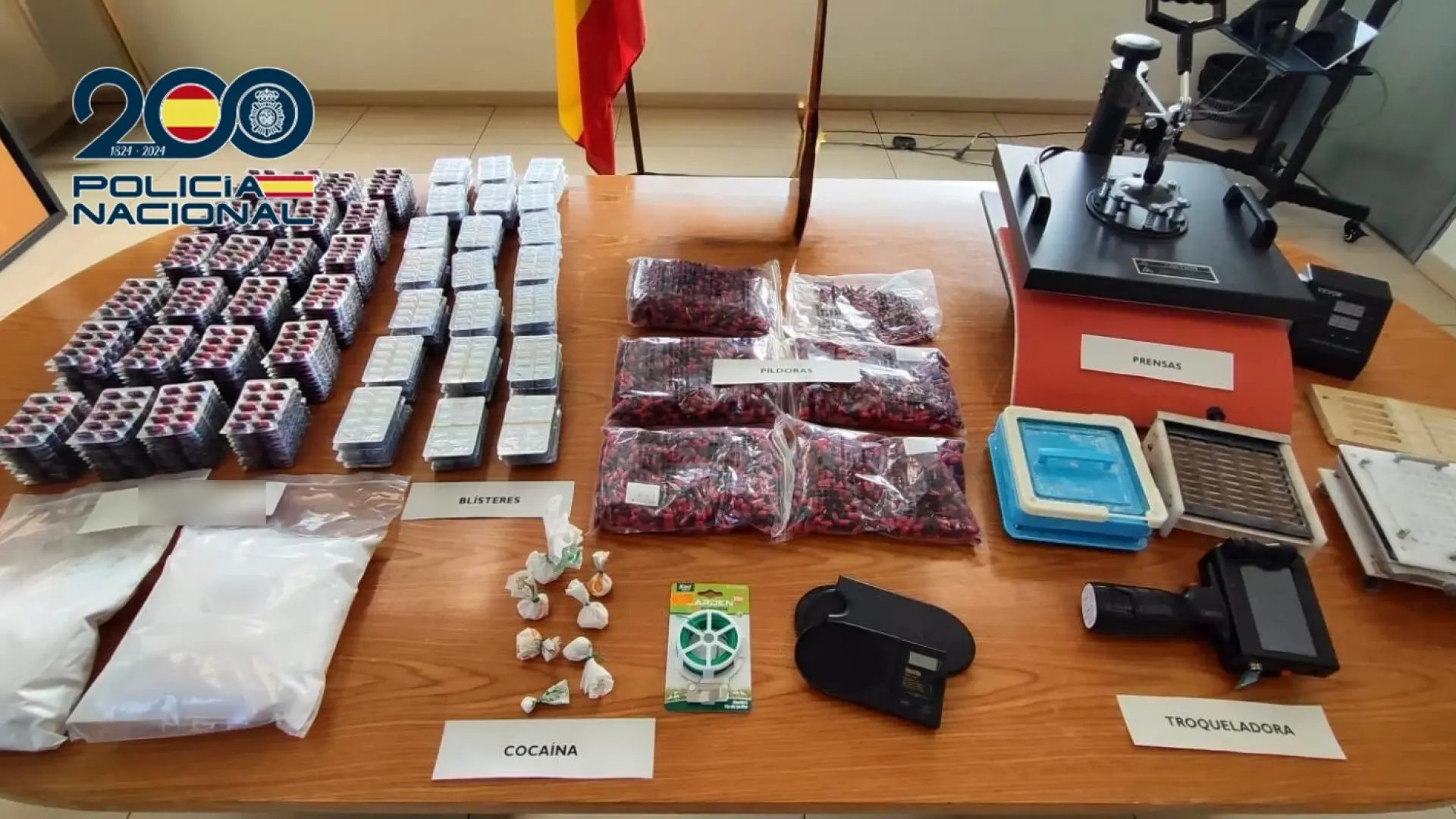 Desmantelan un laboratorio clandestino de fármacos para la disfunción eréctil en Manises