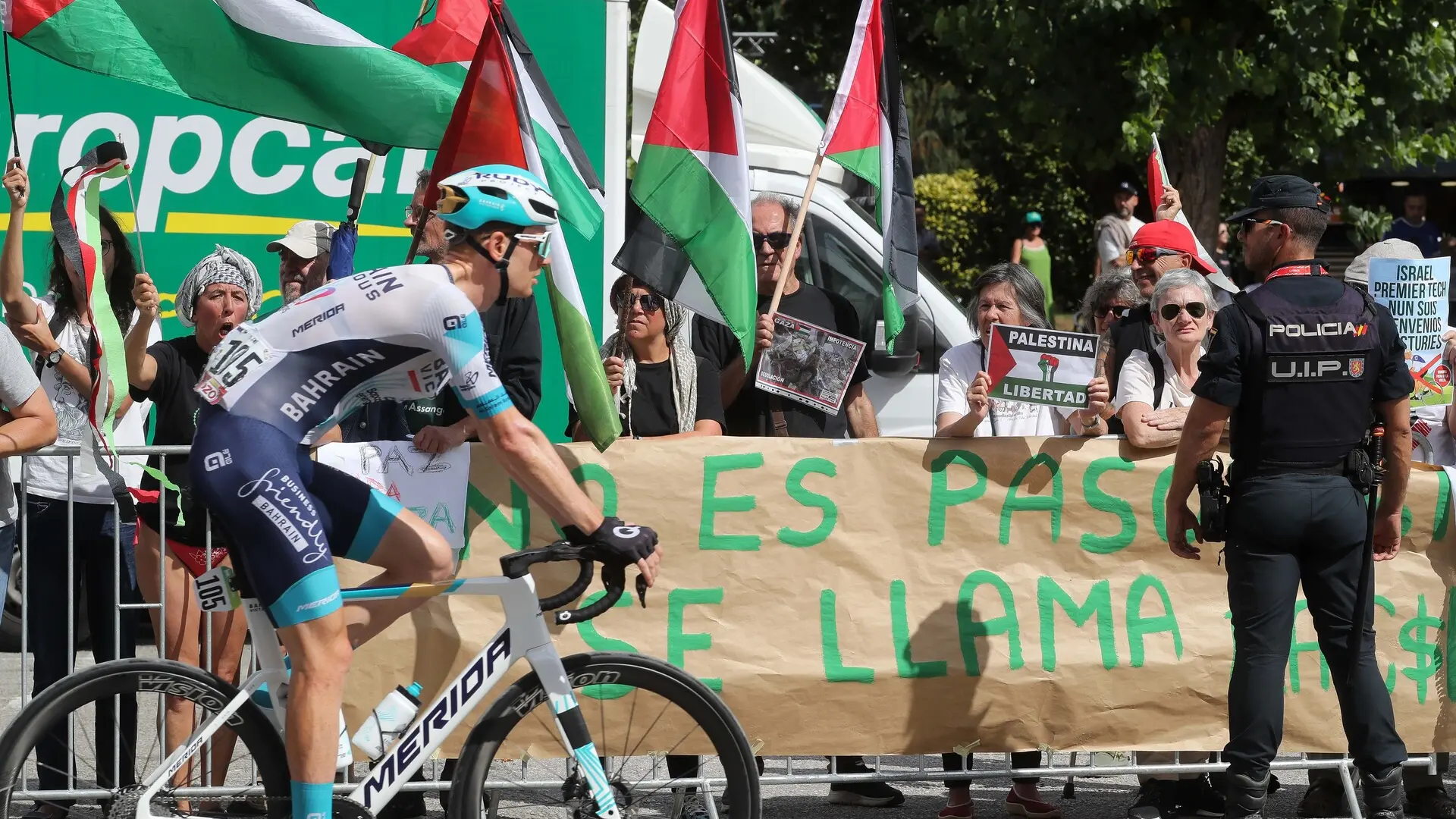 Almeida niega la cancelación de la etapa final de la Vuelta por las protestas contra Israel: "Evitaremos disturbios como los de Bilbao"