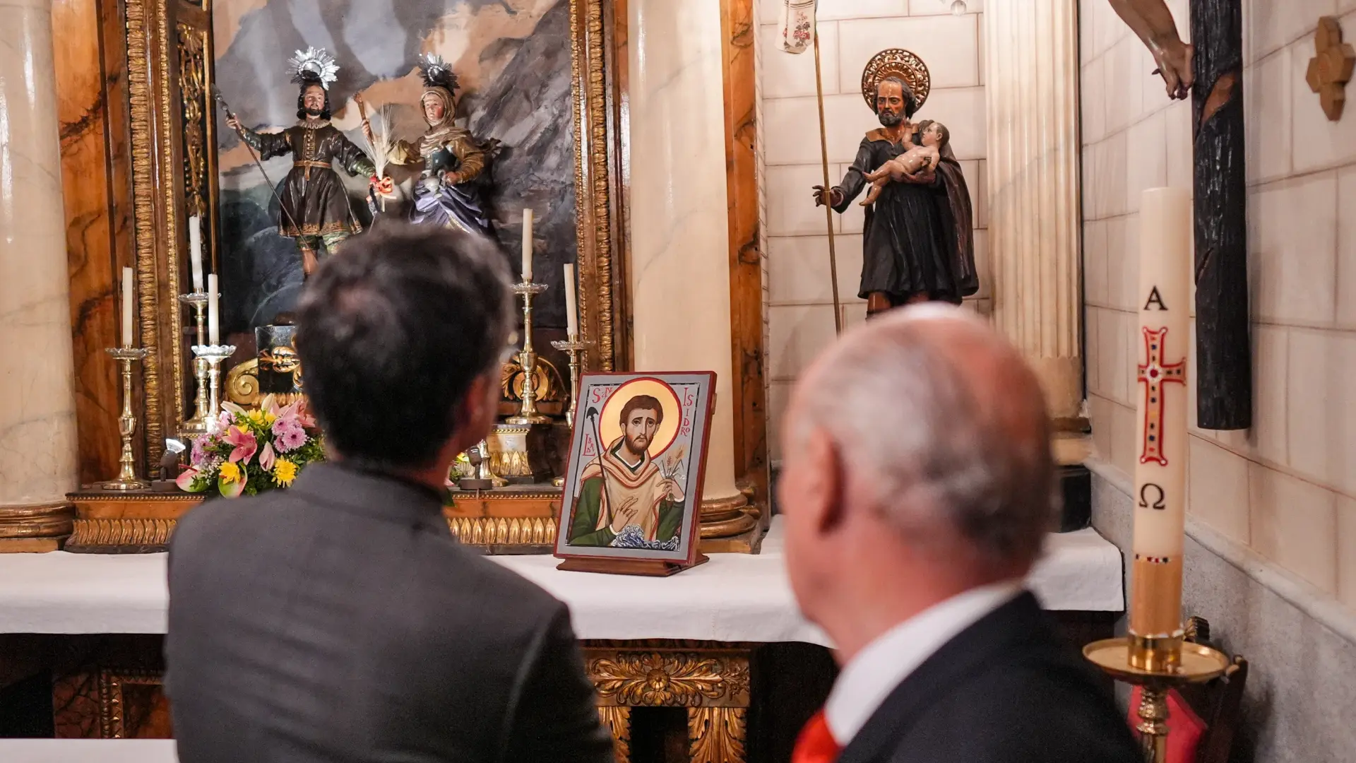 Los vecinos que conviven con la capilla donde dormían los bueyes de San Isidro: "No te imaginas que está aquí"