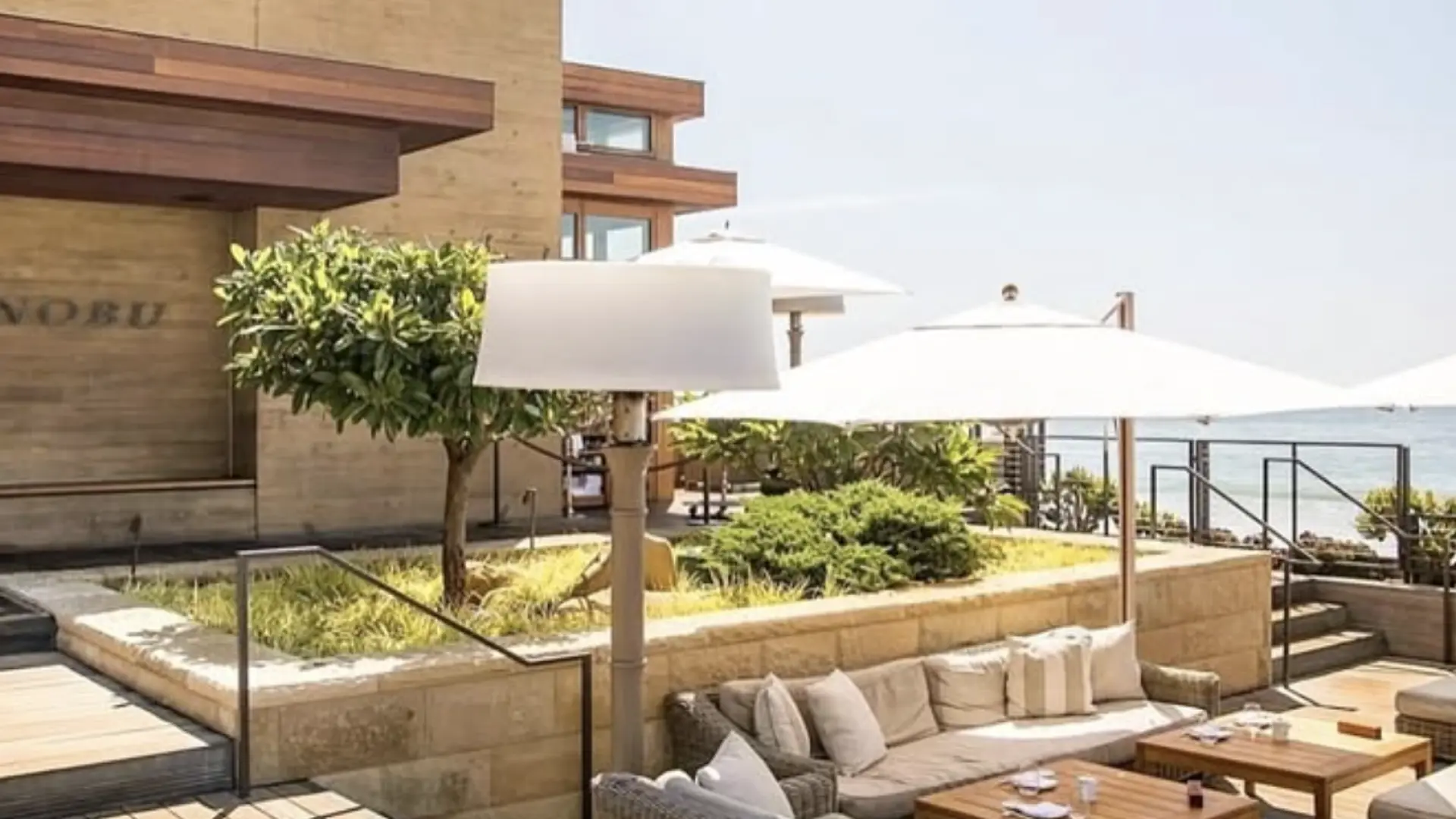 La opinión de una influencer tras visitar el restaurante favorito de las Kardashian en Malibú: "Pagamos más por el postureo que por la comida"